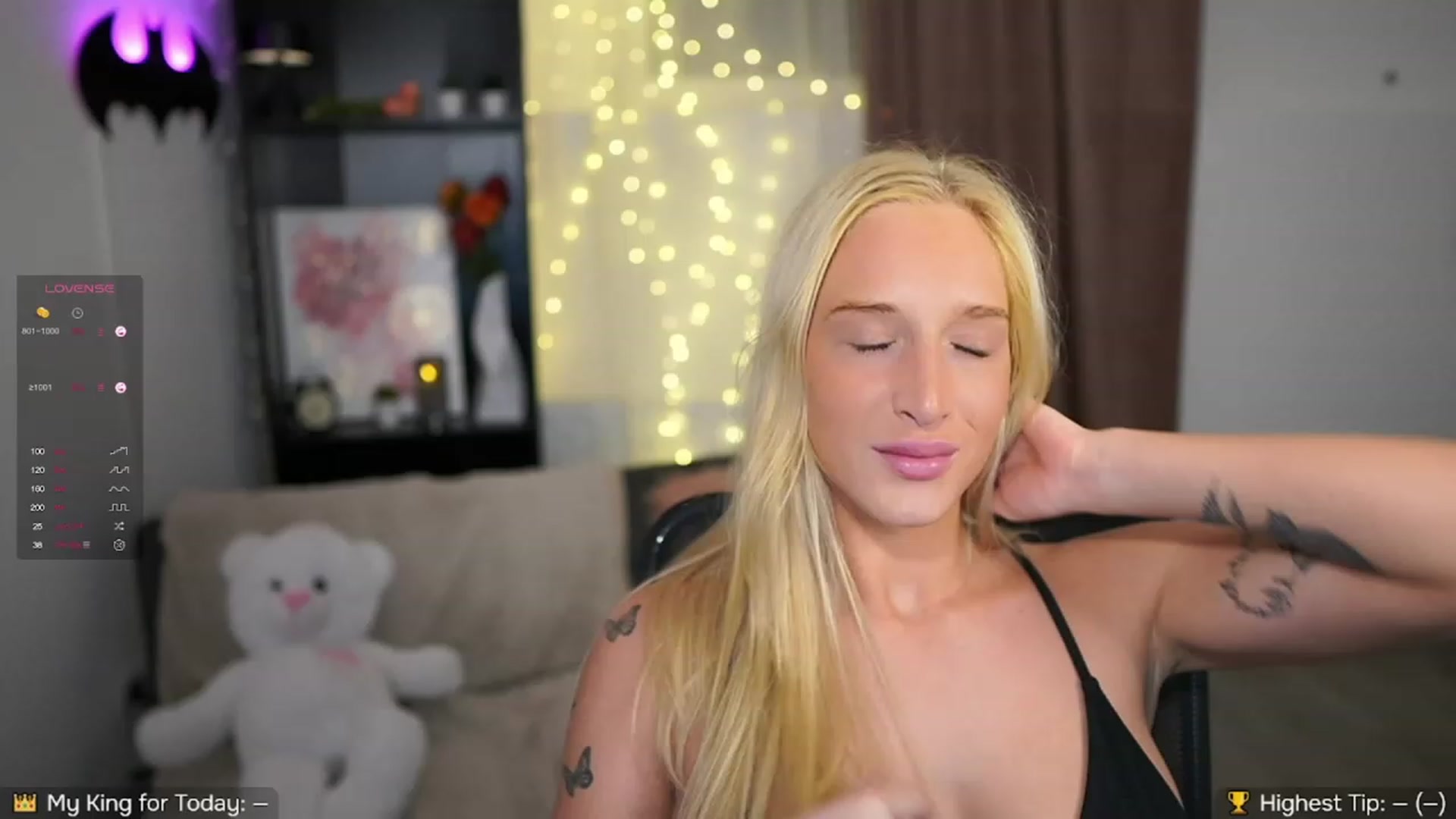 Gallery image thumbnail from NicoletteShea's myfreecams stream on, 10/09/2023, 20:27 image 3 of 20