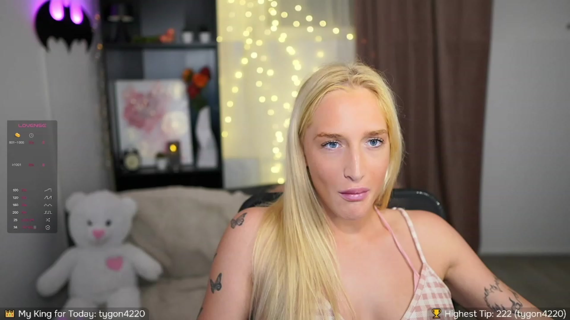 Gallery image thumbnail from NicoletteShea's myfreecams stream on, 10/10/2023, 21:47 image 6 of 20