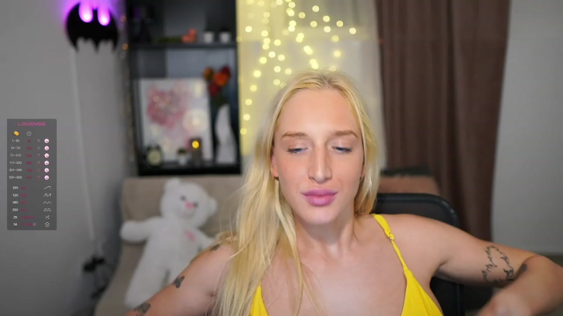 Gallery image thumbnail from NicoletteShea's myfreecams stream on, 10/13/2023, 19:21 image 19 of 20