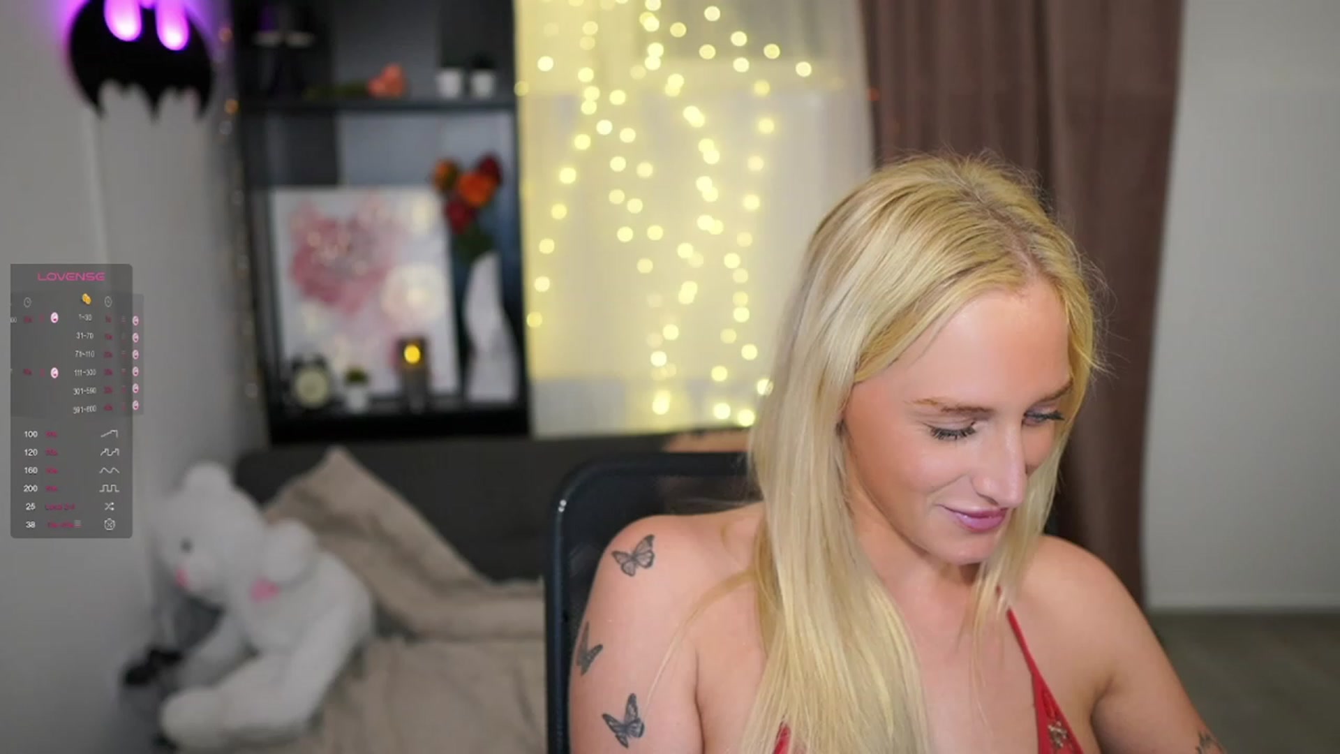 Gallery image thumbnail from NicoletteShea's myfreecams stream on, 10/16/2023, 17:15 image 17 of 20