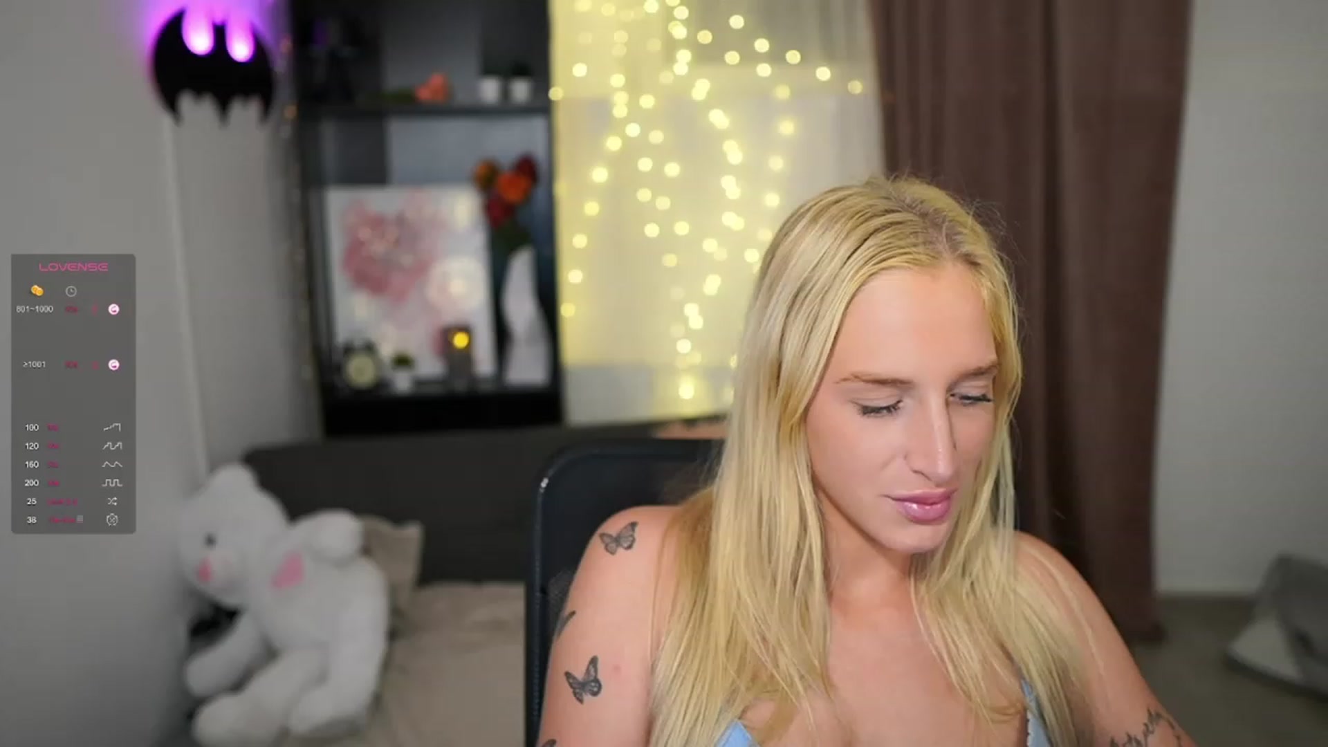 Gallery image thumbnail from NicoletteShea's myfreecams stream on, 10/18/2023, 23:16 image 15 of 20
