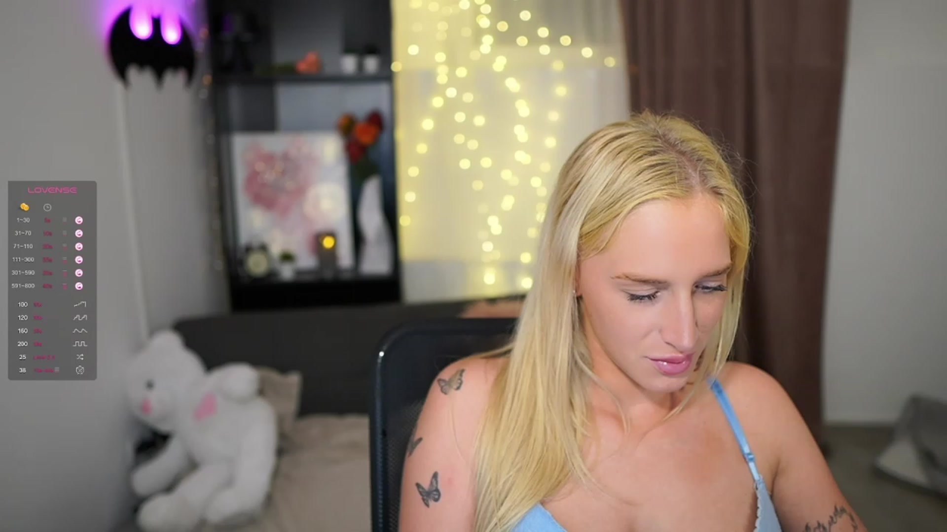 Gallery image thumbnail from NicoletteShea's myfreecams stream on, 10/18/2023, 23:16 image 11 of 20