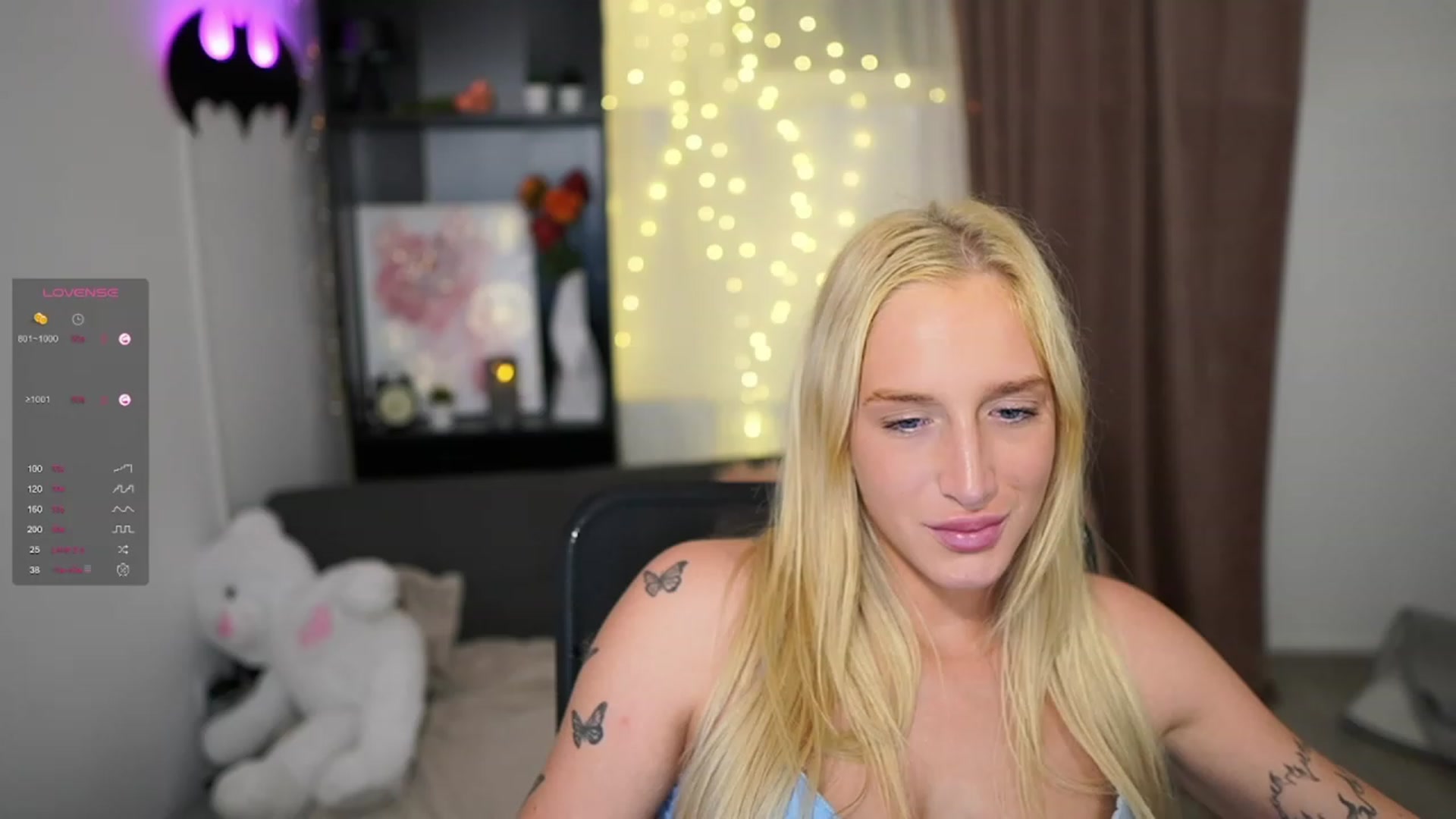 Gallery image thumbnail from NicoletteShea's myfreecams stream on, 10/18/2023, 23:16 image 17 of 20