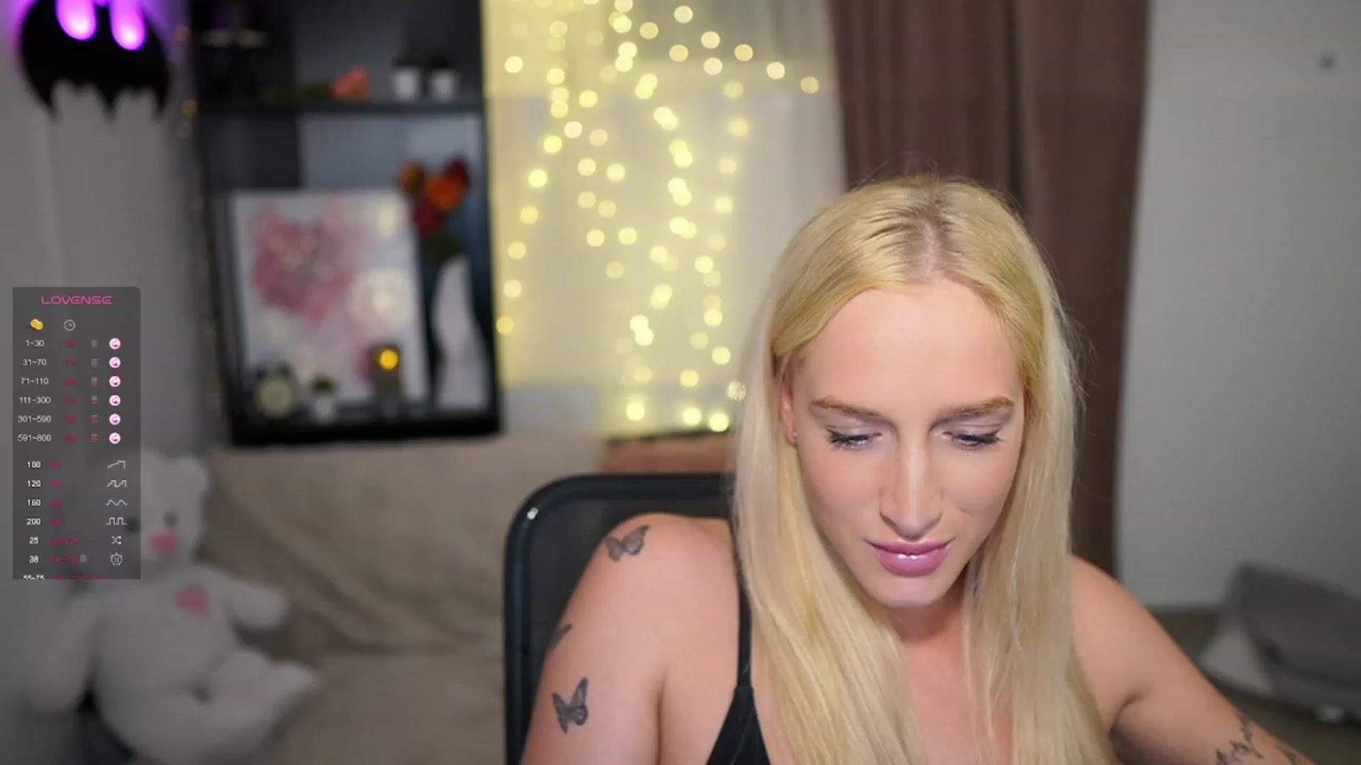 Gallery image thumbnail from NicoletteShea's myfreecams stream on, 10/19/2023, 19:40 image 18 of 20