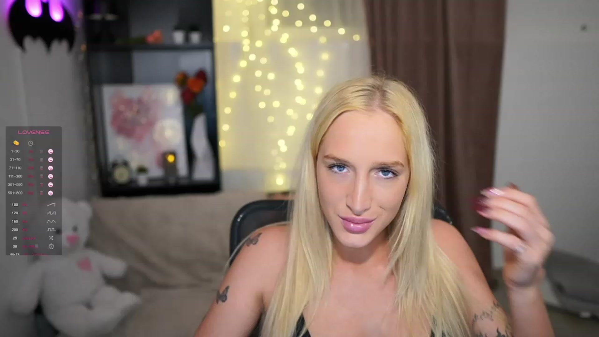Gallery image thumbnail from NicoletteShea's myfreecams stream on, 10/19/2023, 19:40 image 11 of 20