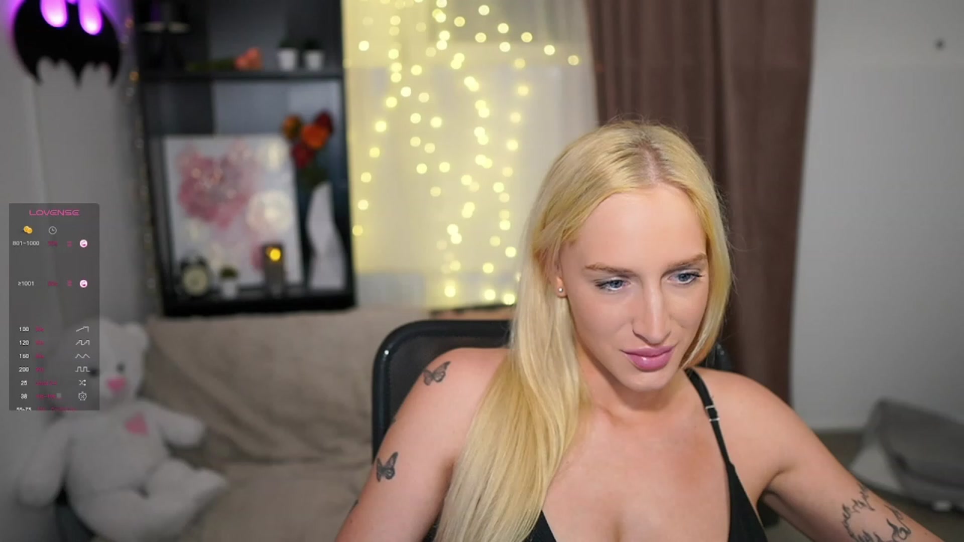 Gallery image thumbnail from NicoletteShea's myfreecams stream on, 10/19/2023, 19:40 image 7 of 20