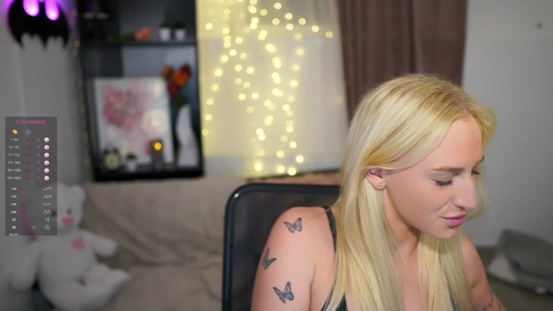 Gallery image thumbnail from NicoletteShea's myfreecams stream on, 10/19/2023, 19:40 image 14 of 20