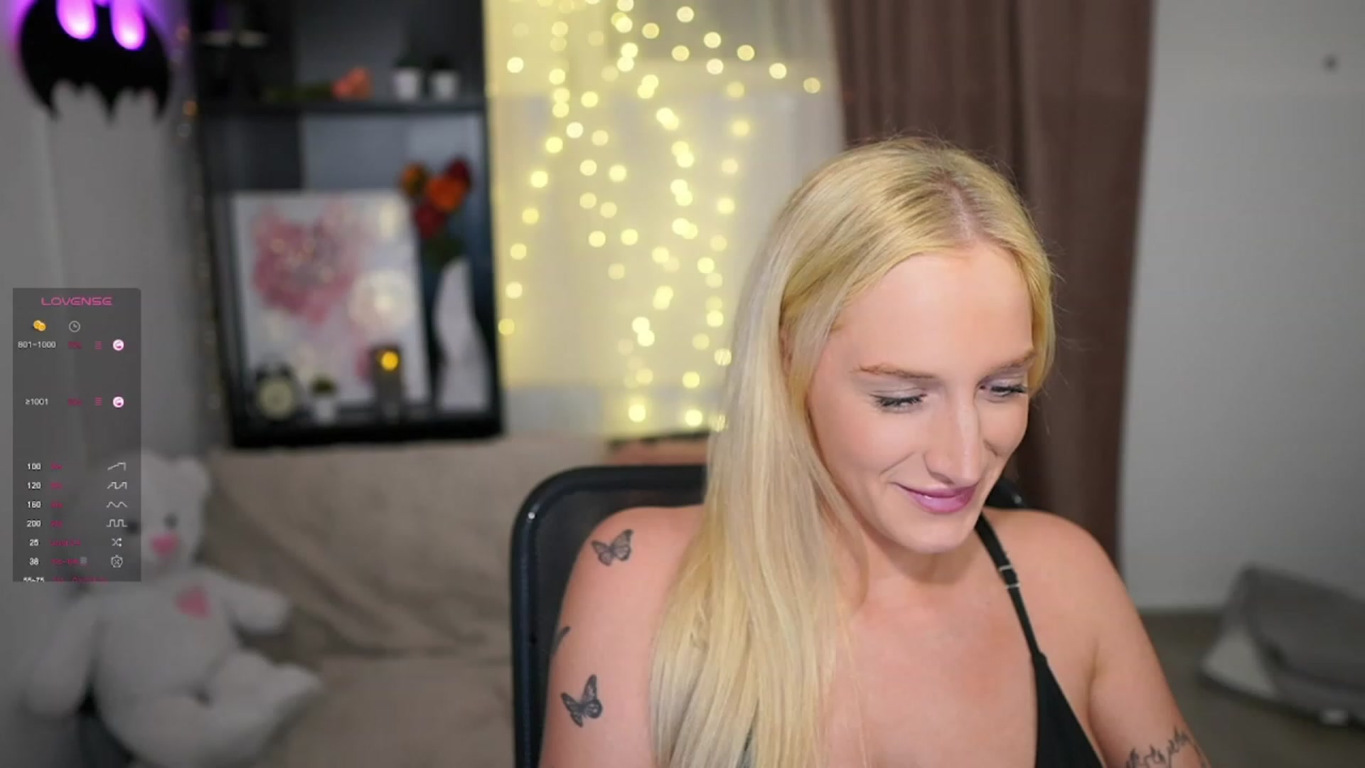 Gallery image thumbnail from NicoletteShea's myfreecams stream on, 10/19/2023, 19:40 image 4 of 20