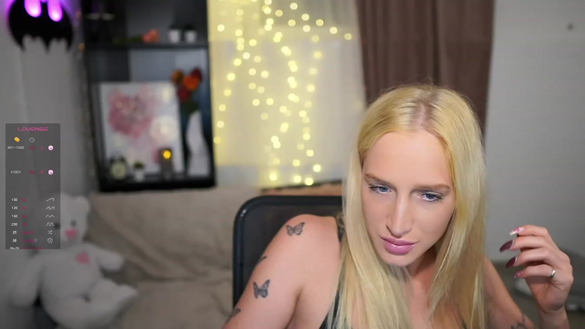 Gallery image thumbnail from NicoletteShea's myfreecams stream on, 10/19/2023, 19:40 image 10 of 20