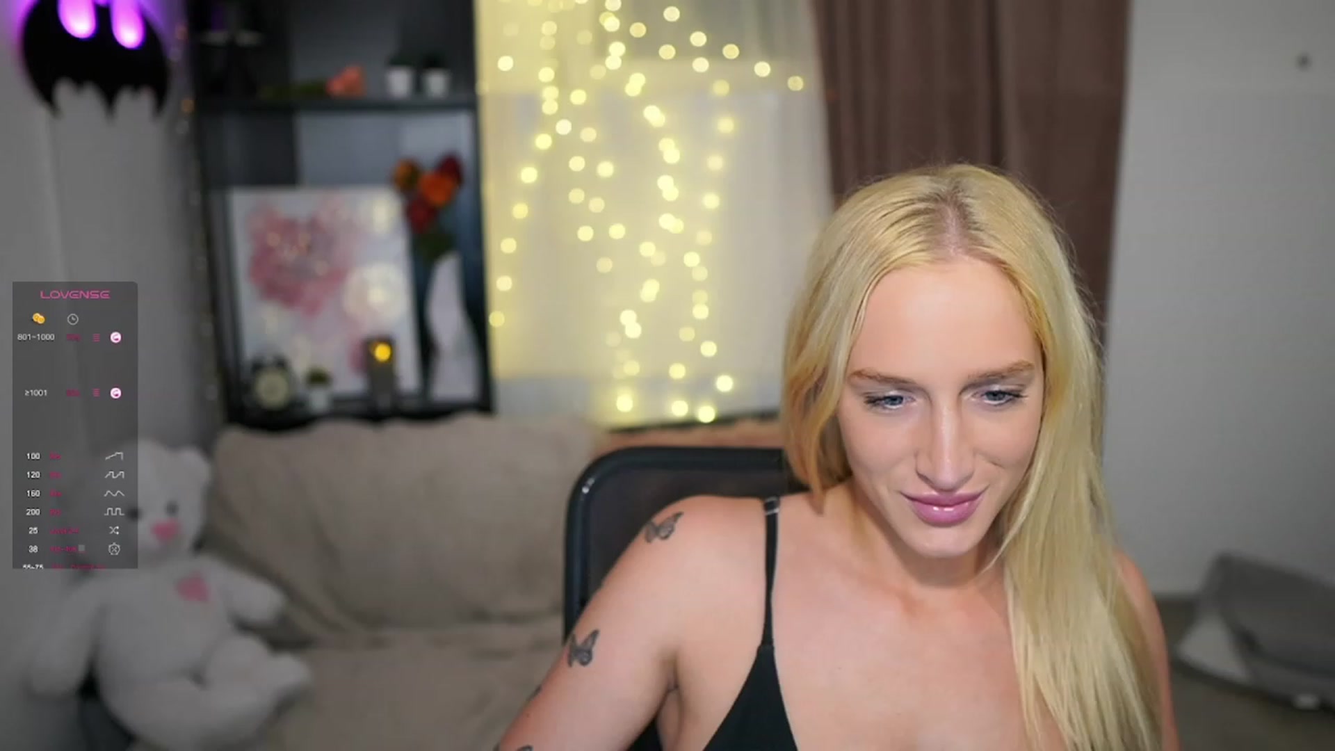 Gallery image thumbnail from NicoletteShea's myfreecams stream on, 10/19/2023, 22:07 image 17 of 20