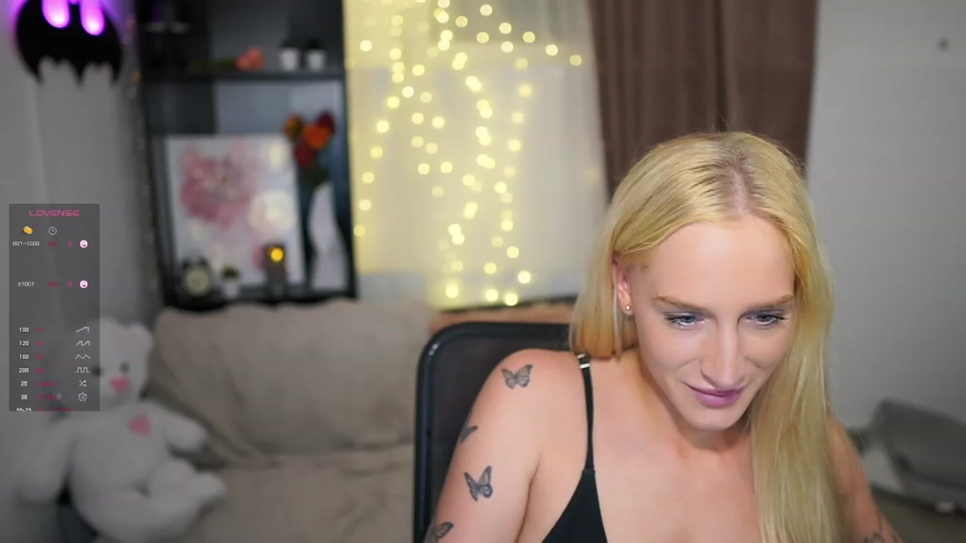 Gallery image thumbnail from NicoletteShea's myfreecams stream on, 10/19/2023, 22:07 image 19 of 20