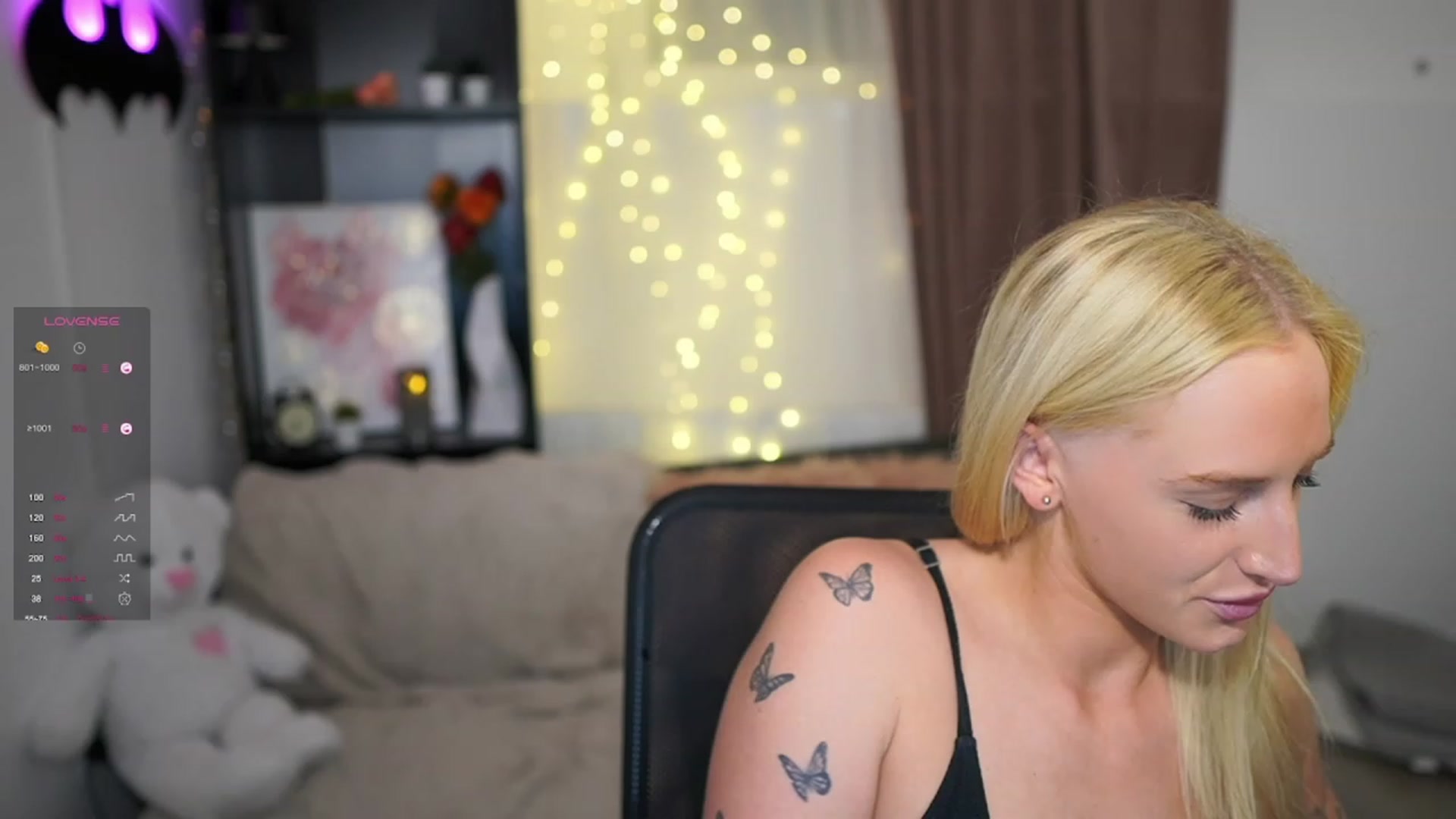 Gallery image thumbnail from NicoletteShea's myfreecams stream on, 10/19/2023, 22:07 image 18 of 20