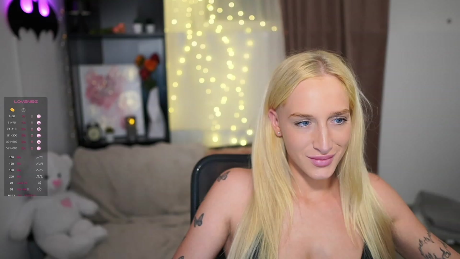 Gallery image thumbnail from NicoletteShea's myfreecams stream on, 10/19/2023, 22:07 image 4 of 20