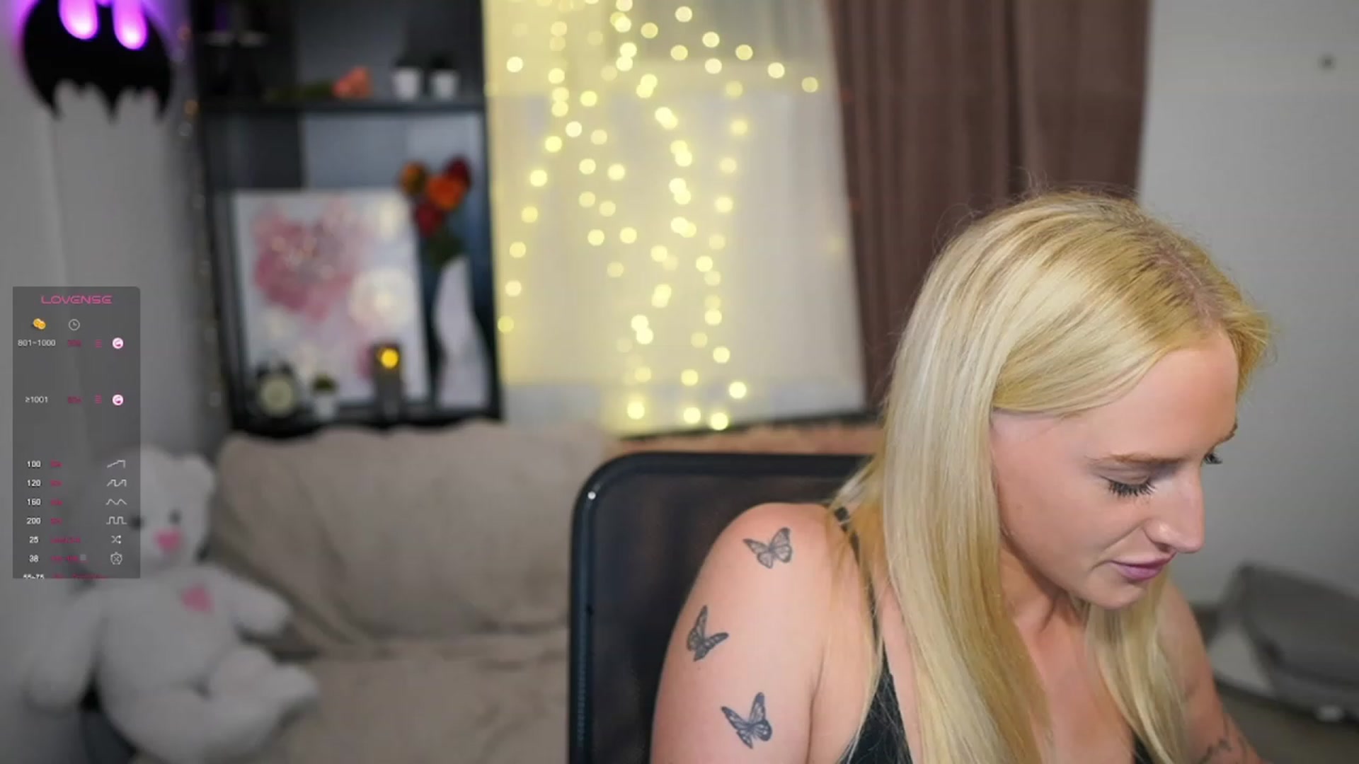 Gallery image thumbnail from NicoletteShea's myfreecams stream on, 10/19/2023, 22:07 image 13 of 20
