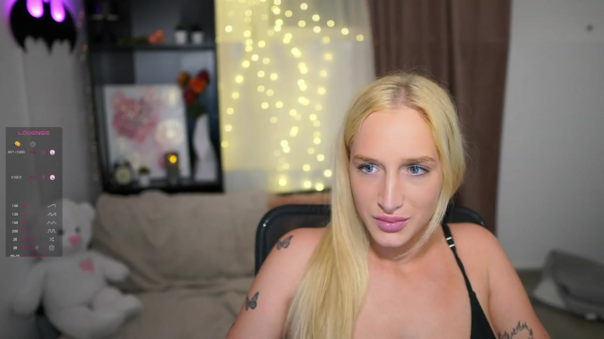 Gallery image thumbnail from NicoletteShea's myfreecams stream on, 10/19/2023, 23:16 image 7 of 20