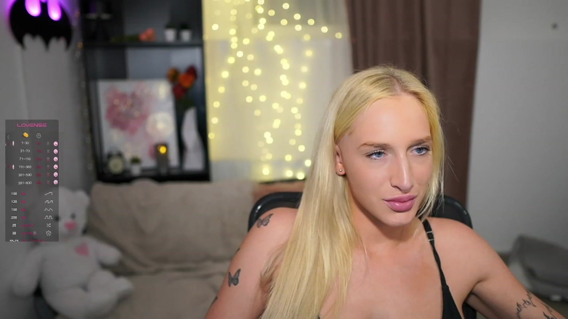 Gallery image thumbnail from NicoletteShea's myfreecams stream on, 10/19/2023, 23:16 image 5 of 20