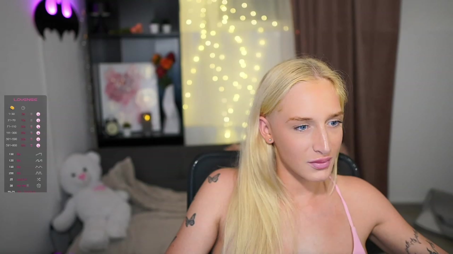 Gallery image thumbnail from NicoletteShea's myfreecams stream on, 10/20/2023, 22:05 image 16 of 20