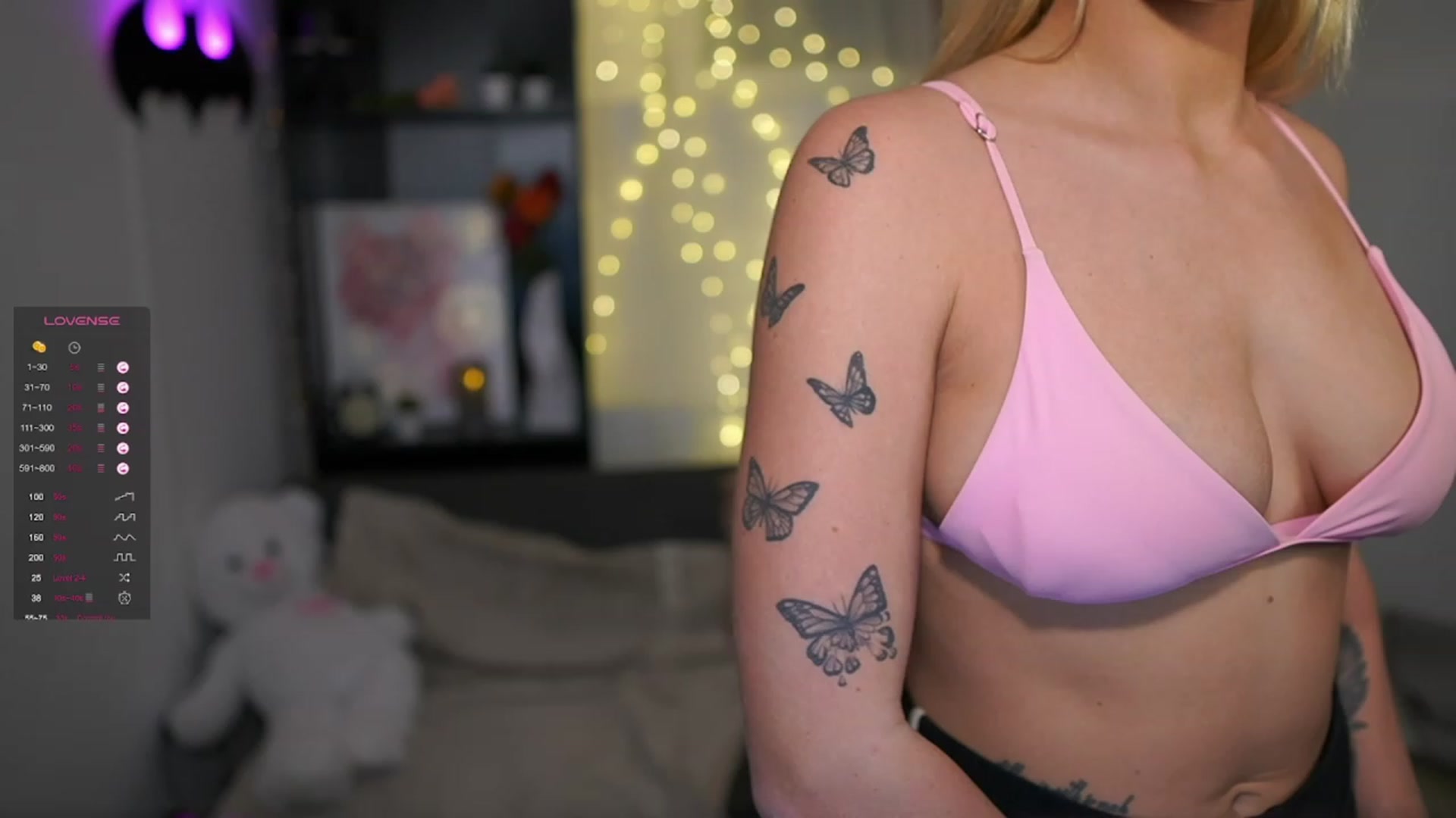 Gallery image thumbnail from NicoletteShea's myfreecams stream on, 10/20/2023, 22:05 image 4 of 20