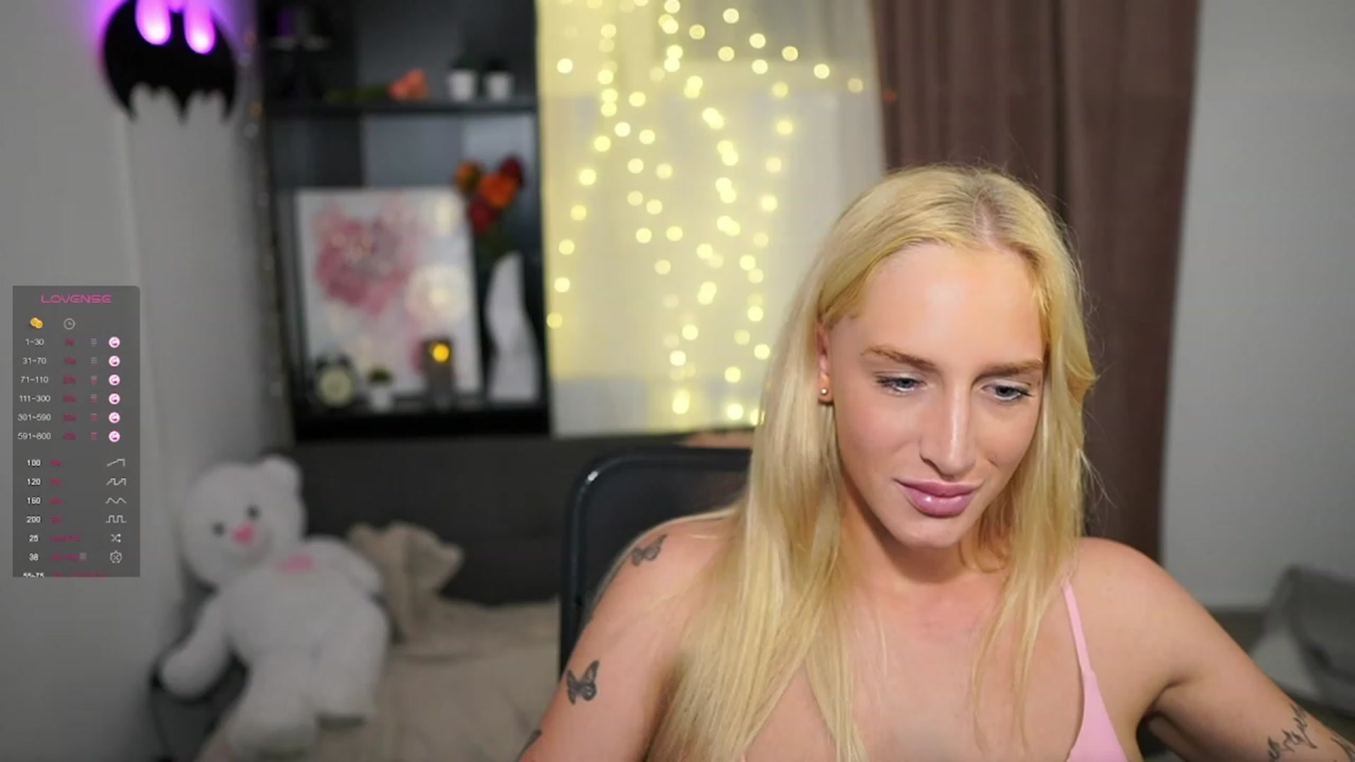 Gallery image thumbnail from NicoletteShea's myfreecams stream on, 10/20/2023, 23:37 image 8 of 20