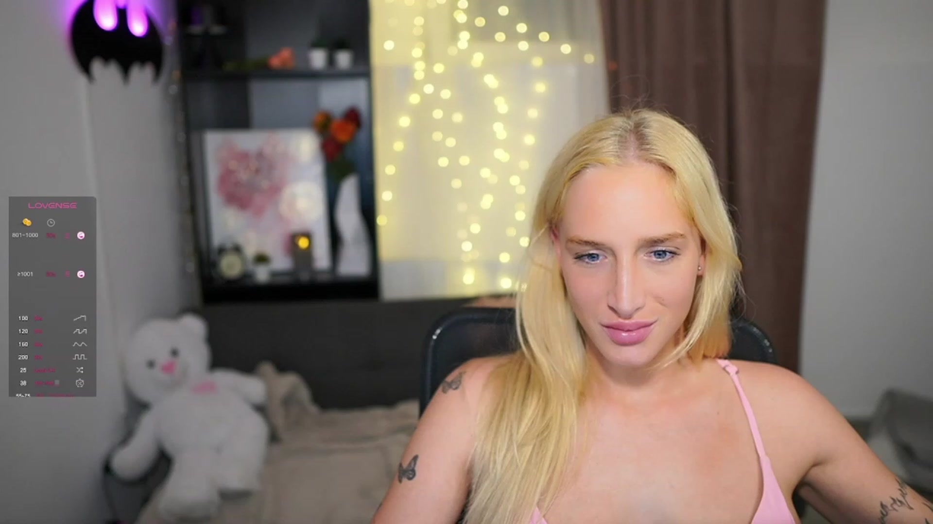 Gallery image thumbnail from NicoletteShea's myfreecams stream on, 10/20/2023, 23:37 image 18 of 20