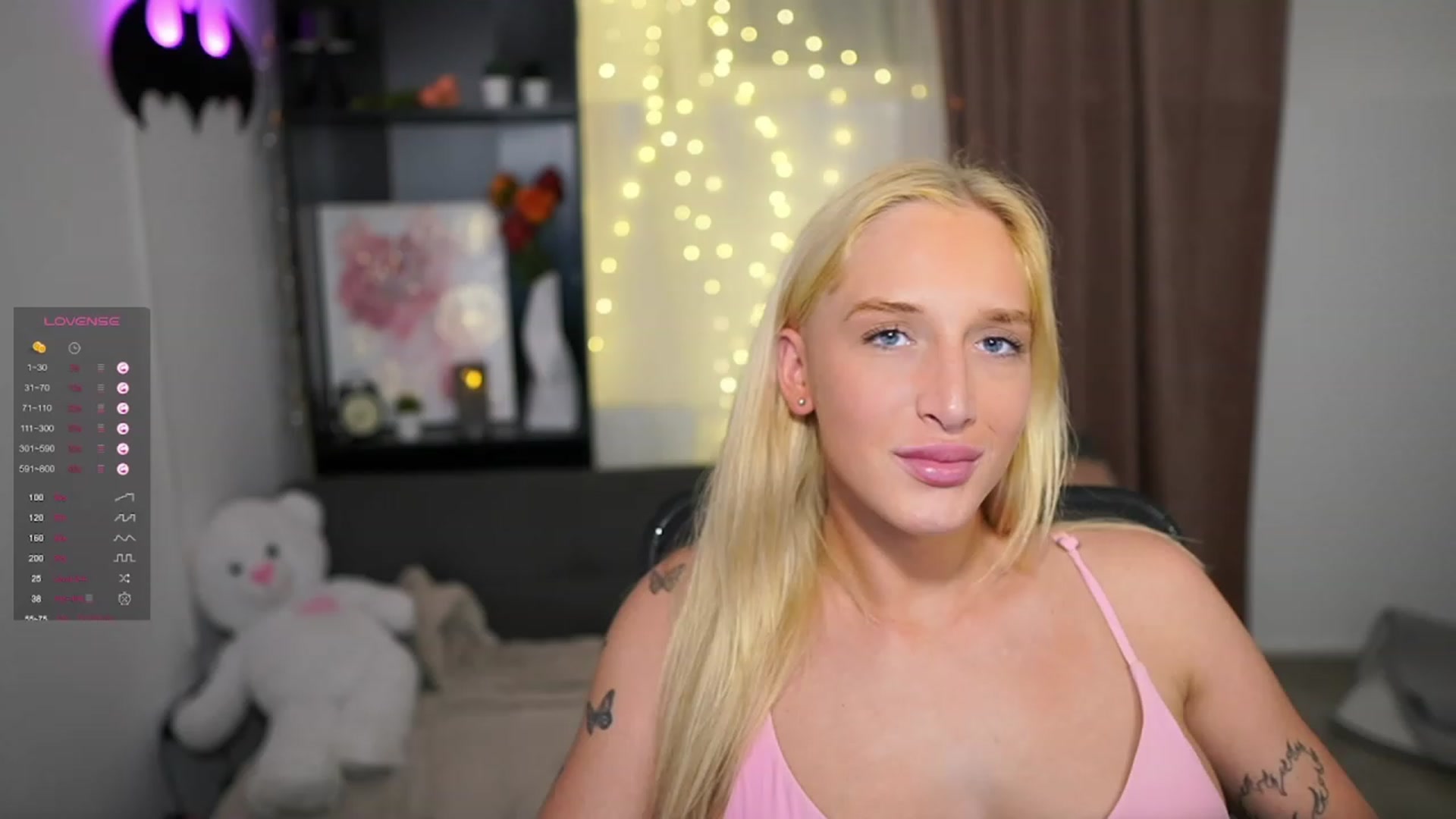 Gallery image thumbnail from NicoletteShea's myfreecams stream on, 10/20/2023, 23:37 image 17 of 20