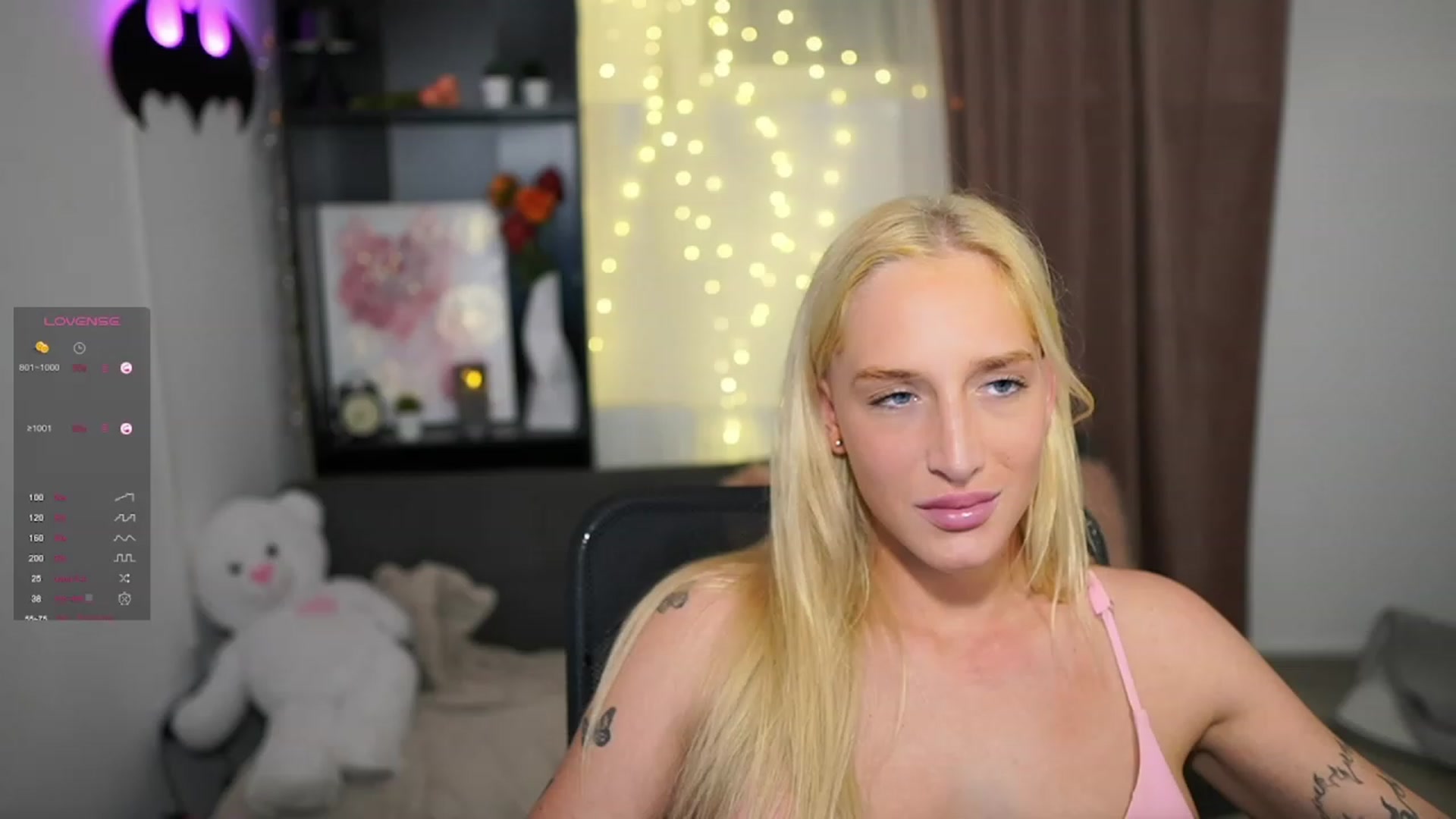 Gallery image thumbnail from NicoletteShea's myfreecams stream on, 10/20/2023, 23:37 image 7 of 20