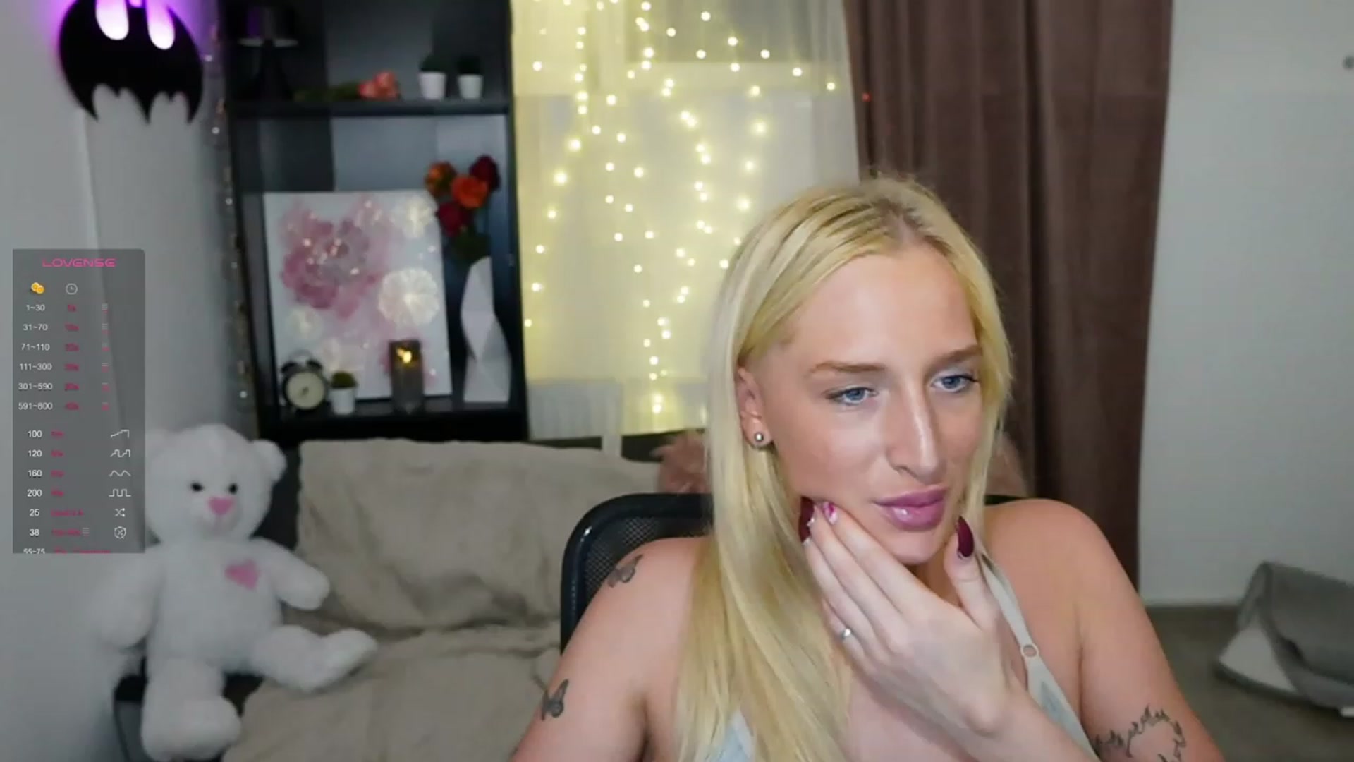 Gallery image thumbnail from NicoletteShea's myfreecams stream on, 10/23/2023, 19:50 image 7 of 20