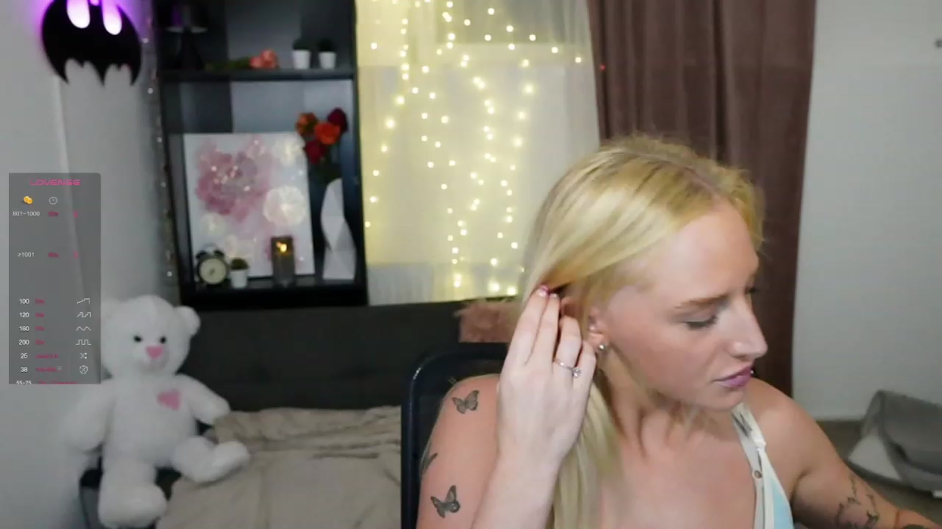 Gallery image thumbnail from NicoletteShea's myfreecams stream on, 10/23/2023, 20:59 image 3 of 20