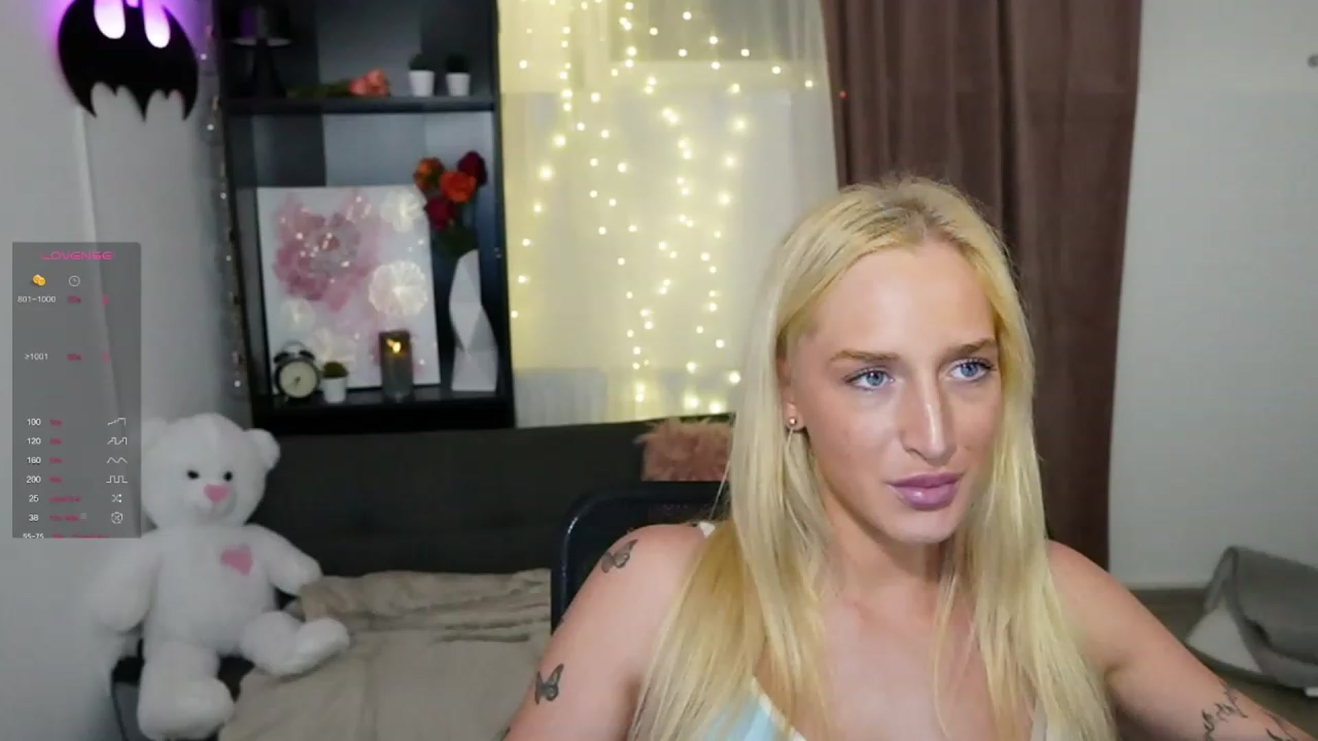 Gallery image thumbnail from NicoletteShea's myfreecams stream on, 10/23/2023, 20:59 image 6 of 20