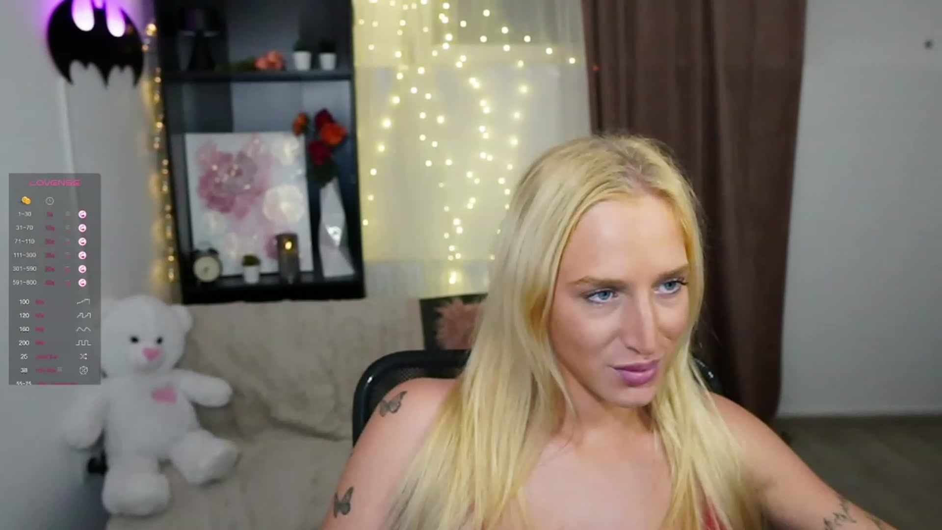 Gallery image thumbnail from NicoletteShea's myfreecams stream on, 10/26/2023, 16:16 image 19 of 20