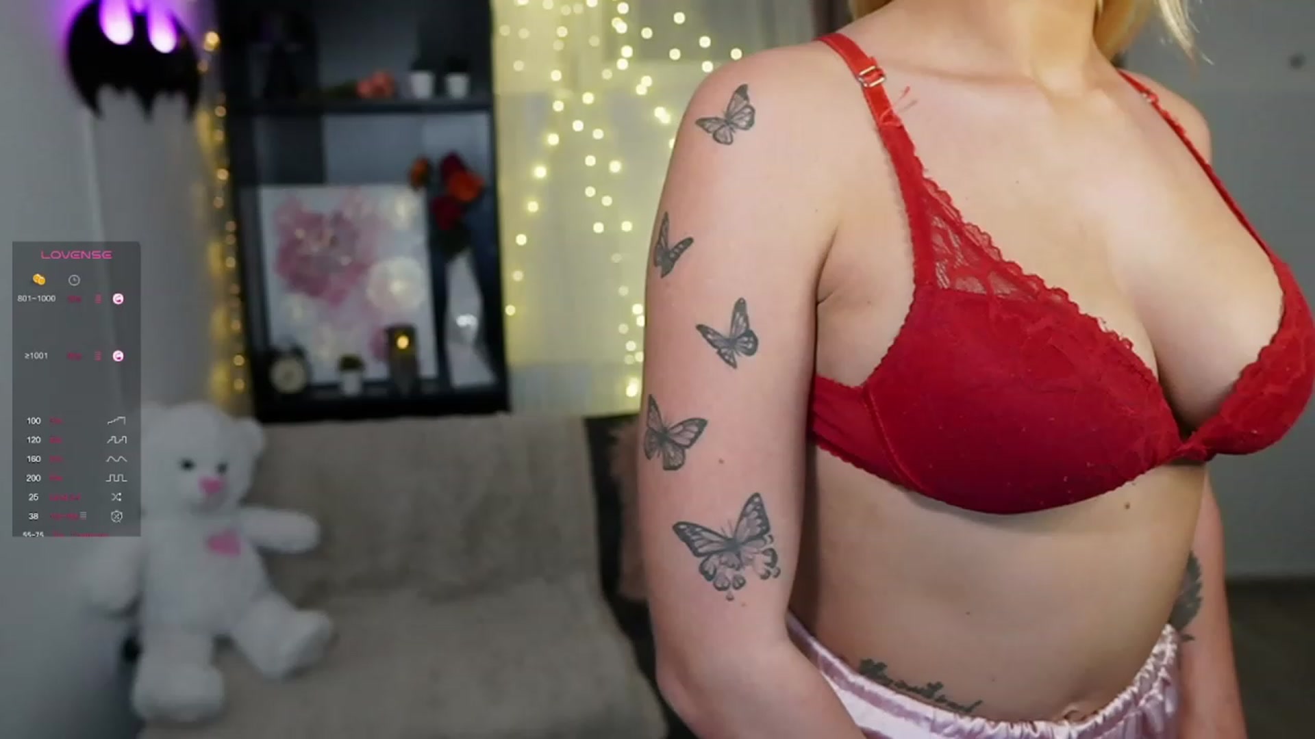 Gallery image thumbnail from NicoletteShea's myfreecams stream on, 10/26/2023, 16:16 image 16 of 20