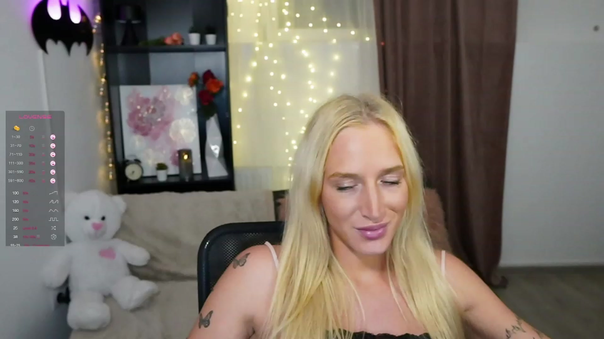 Gallery image thumbnail from NicoletteShea's myfreecams stream on, 10/26/2023, 18:16 image 3 of 20
