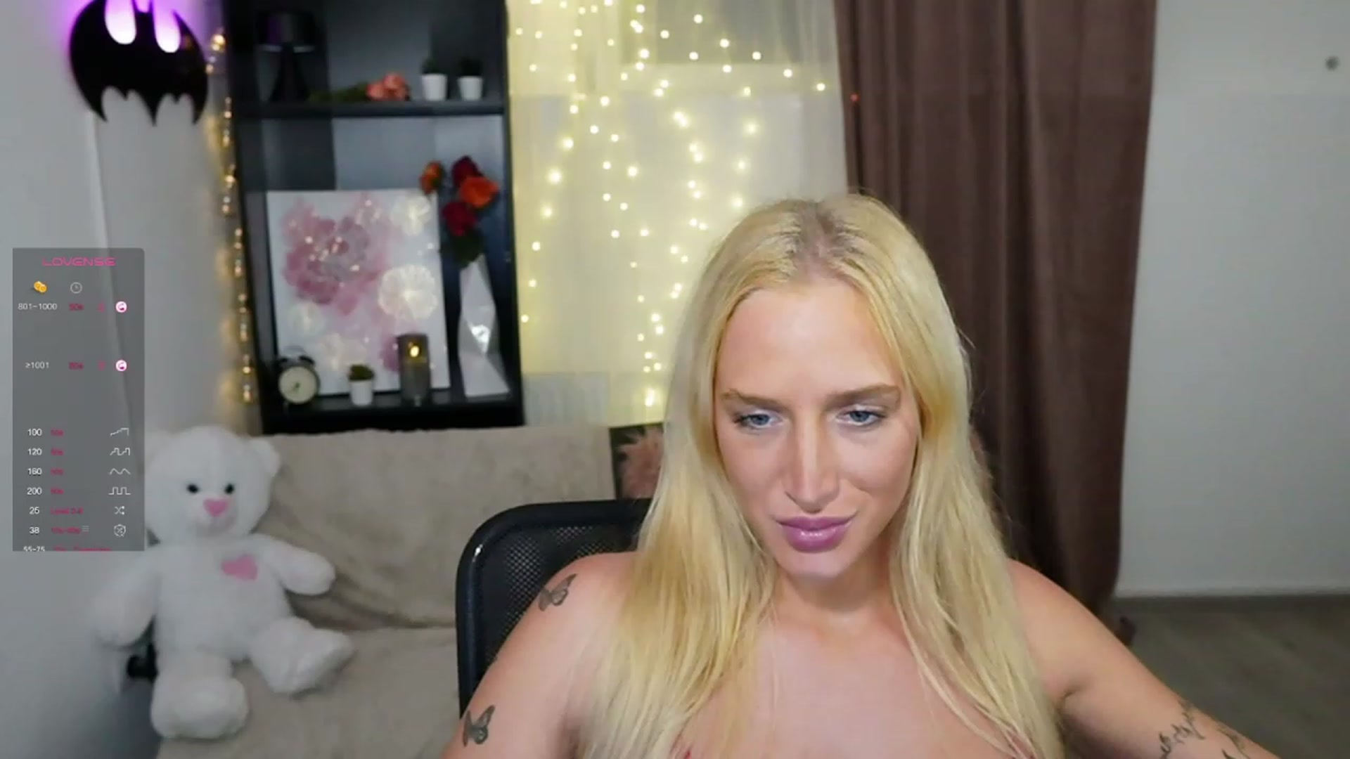 Gallery image thumbnail from NicoletteShea's myfreecams stream on, 10/26/2023, 18:16 image 17 of 20