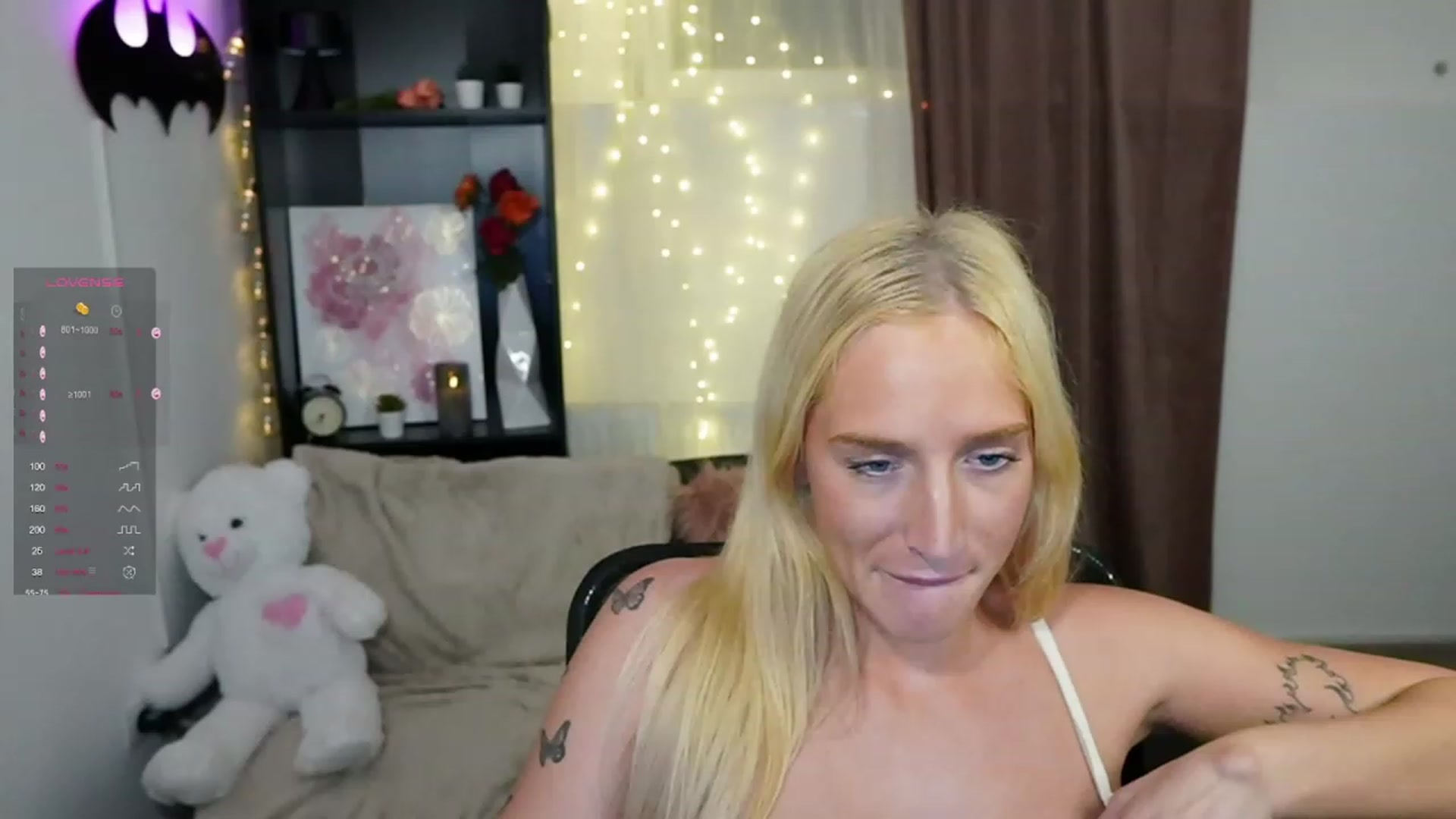 Gallery image thumbnail from NicoletteShea's myfreecams stream on, 10/29/2023, 15:22 image 7 of 20