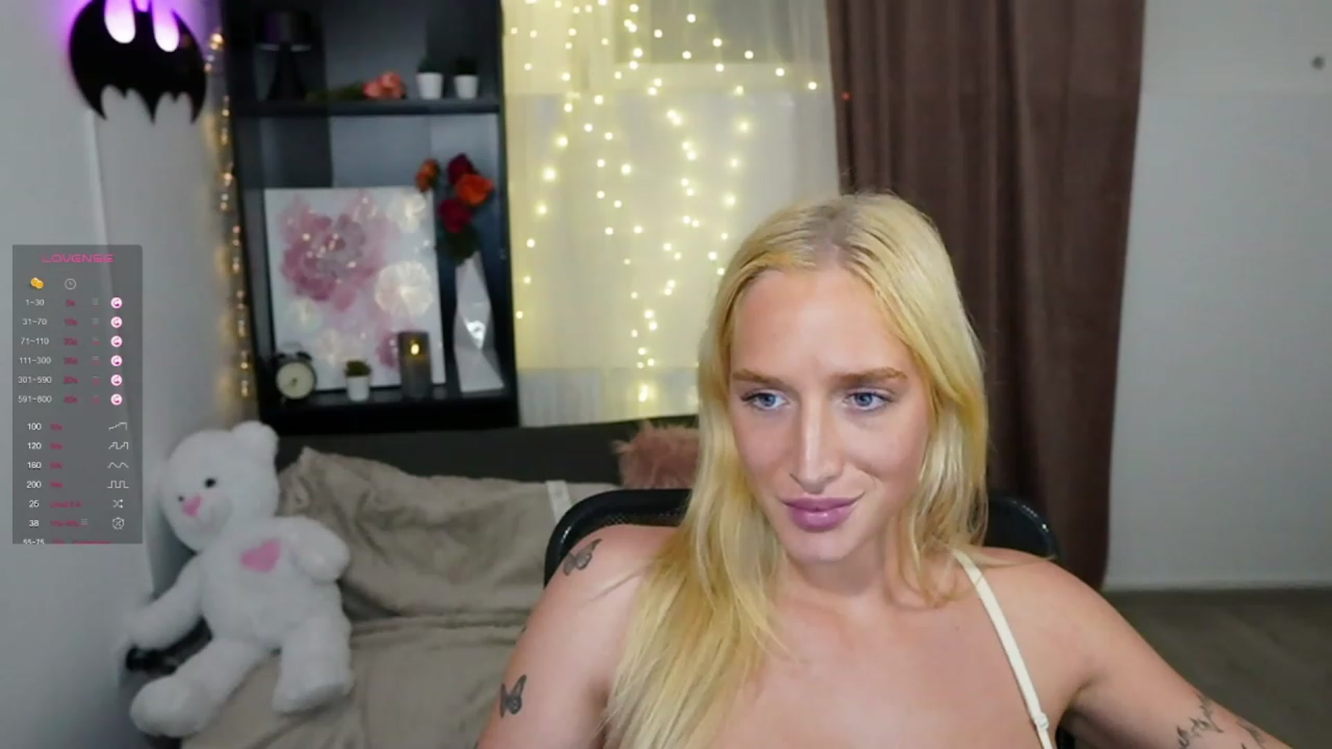 Gallery image thumbnail from NicoletteShea's myfreecams stream on, 10/29/2023, 17:14 image 17 of 20