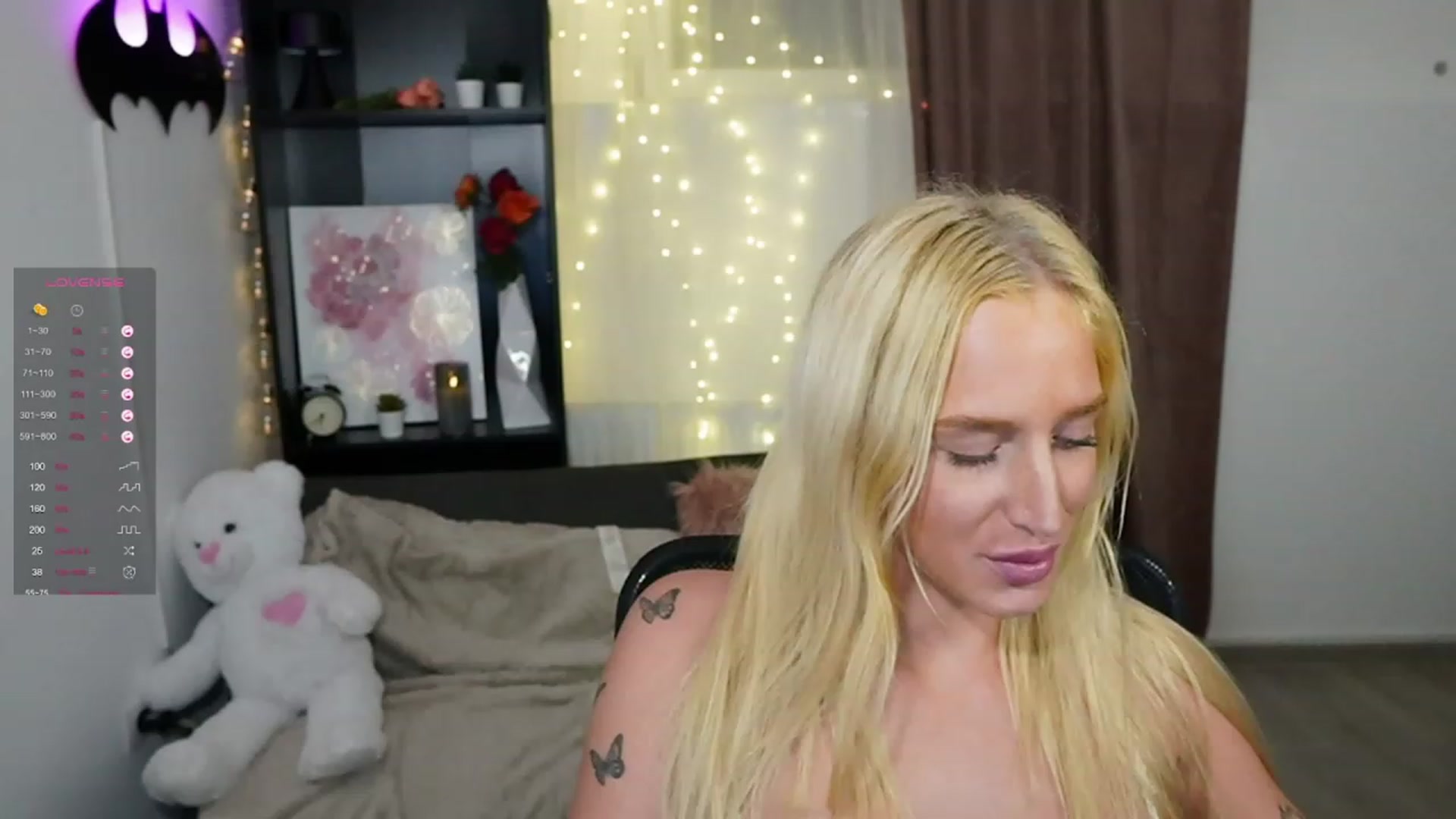 Gallery image thumbnail from NicoletteShea's myfreecams stream on, 10/29/2023, 17:14 image 13 of 20