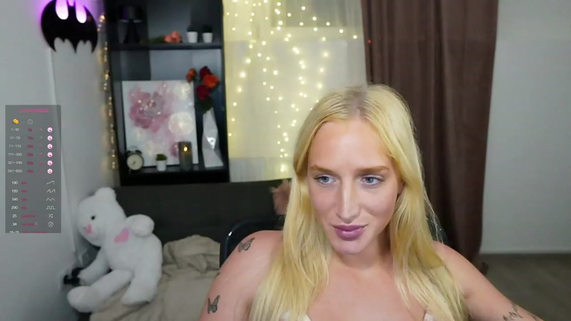 Gallery image thumbnail from NicoletteShea's myfreecams stream on, 10/29/2023, 20:37 image 5 of 20