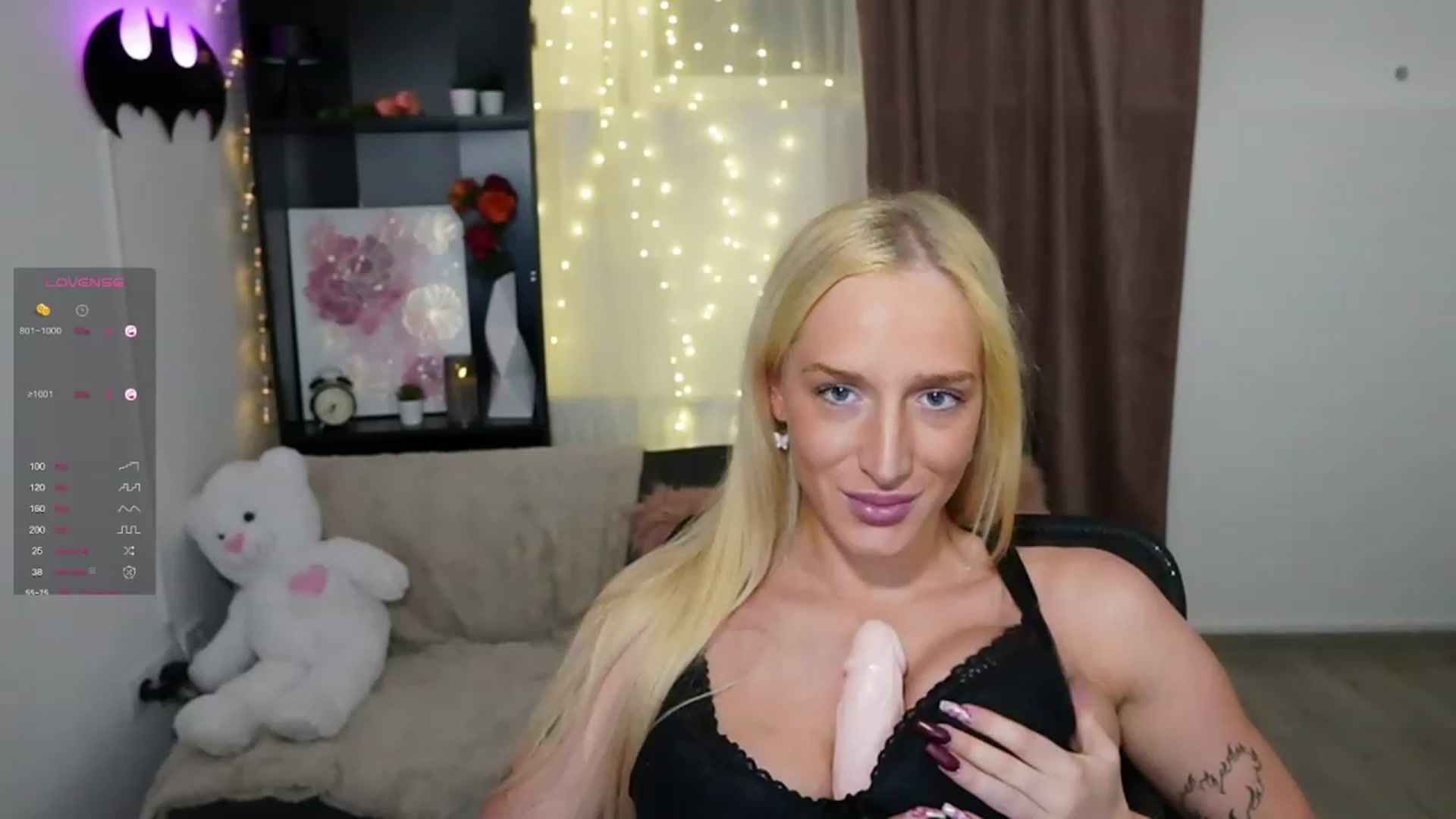 Gallery image thumbnail from NicoletteShea's myfreecams stream on, 11/02/2023, 15:04 image 1 of 20