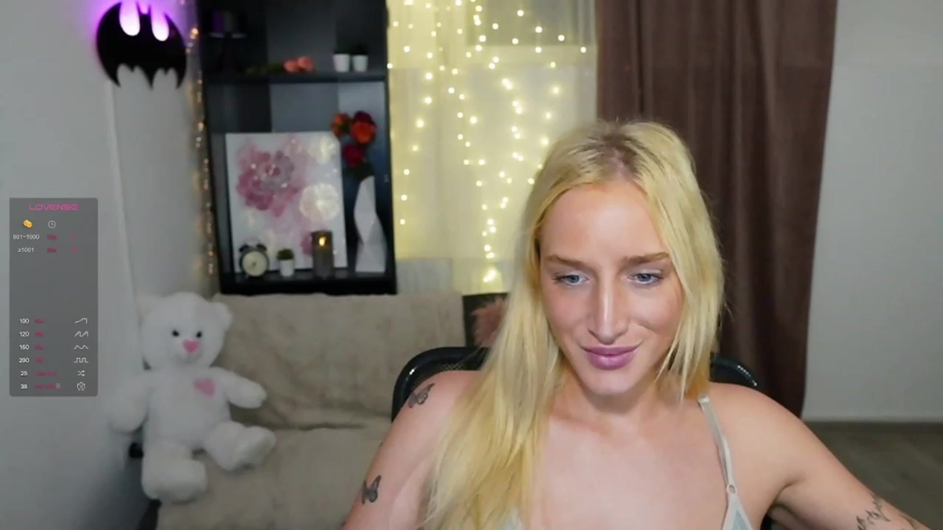 Gallery image thumbnail from NicoletteShea's myfreecams stream on, 11/06/2023, 15:23 image 5 of 20