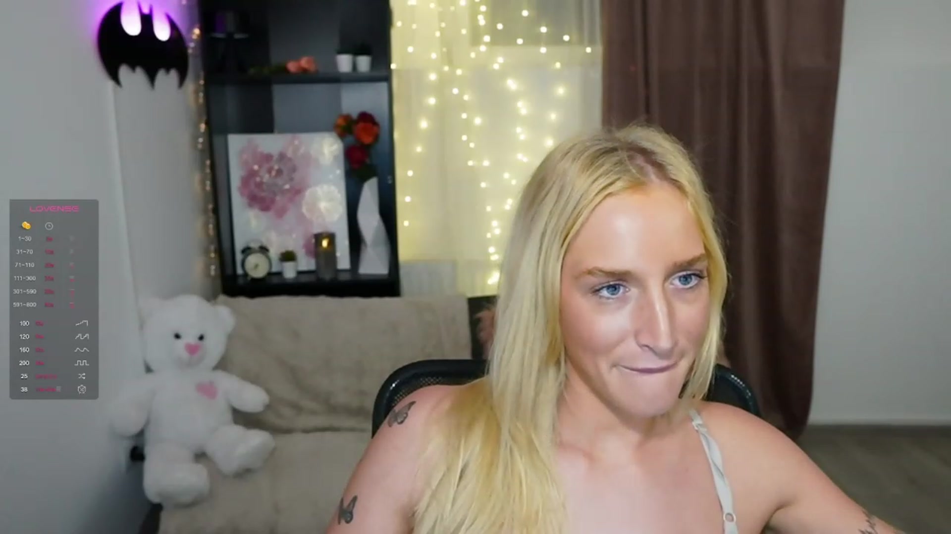 Gallery image thumbnail from NicoletteShea's myfreecams stream on, 11/06/2023, 17:44 image 5 of 20