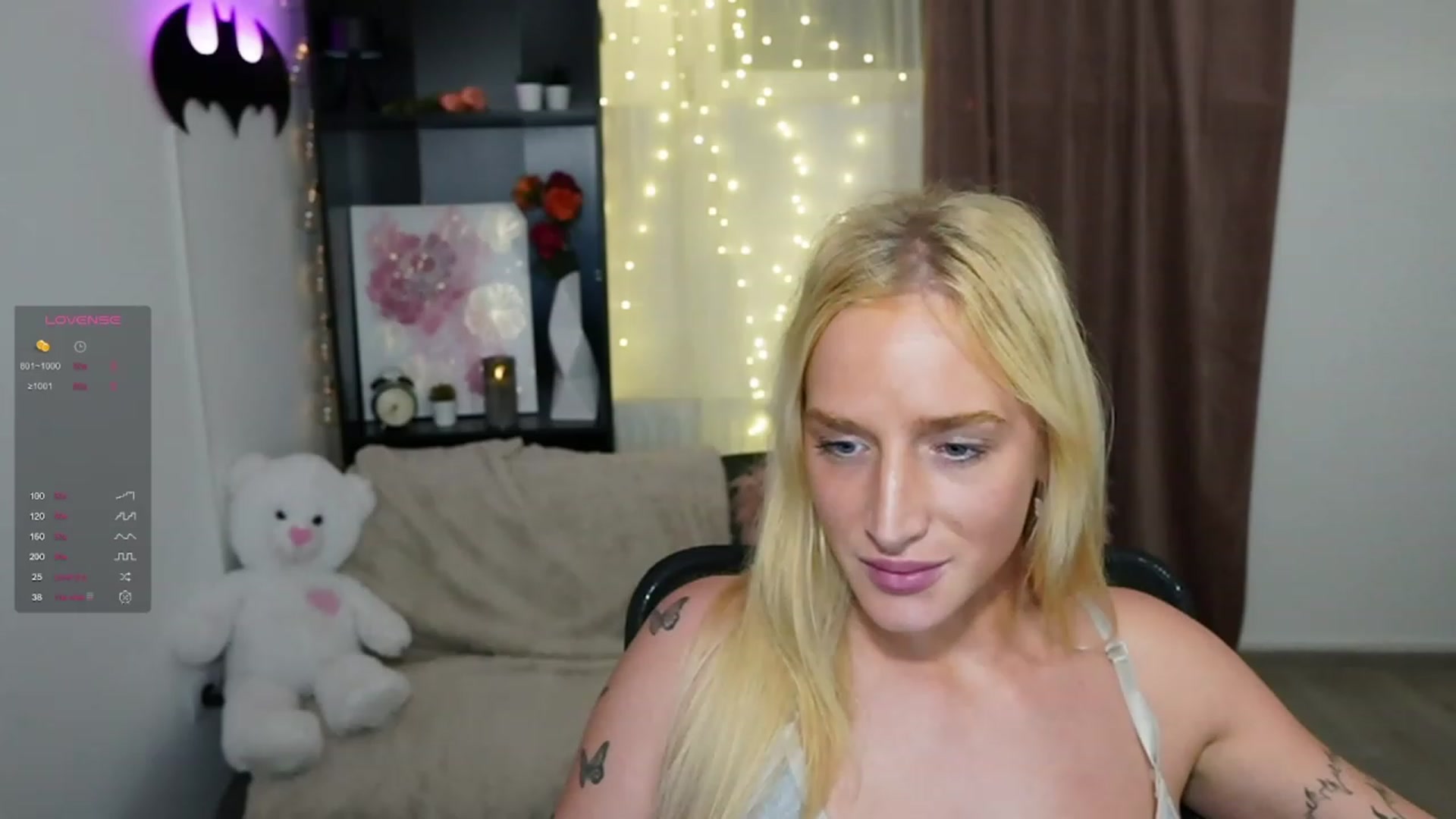 Gallery image thumbnail from NicoletteShea's myfreecams stream on, 11/06/2023, 19:33 image 16 of 20
