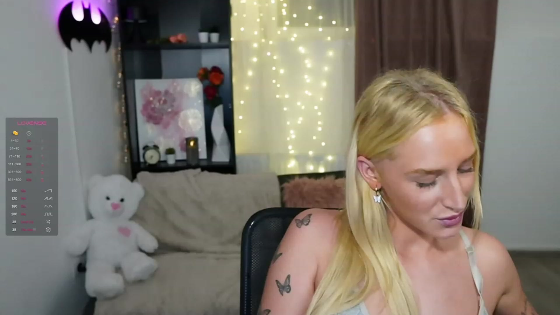 Gallery image thumbnail from NicoletteShea's myfreecams stream on, 11/06/2023, 19:33 image 9 of 20