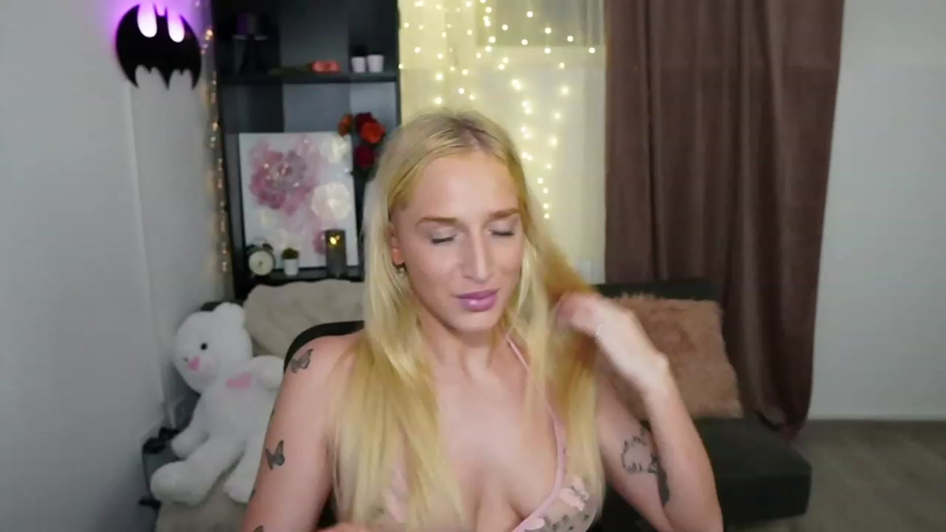 Gallery image thumbnail from NicoletteShea's myfreecams stream on, 11/07/2023, 20:27 image 18 of 20