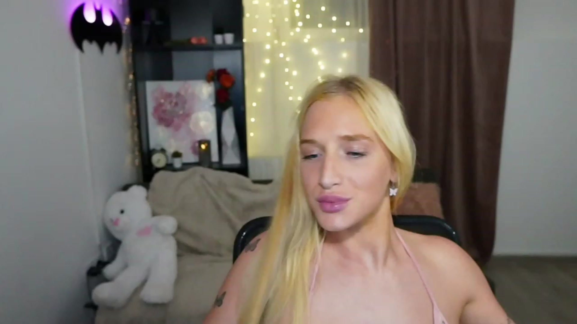 Gallery image thumbnail from NicoletteShea's myfreecams stream on, 11/07/2023, 21:29 image 3 of 20