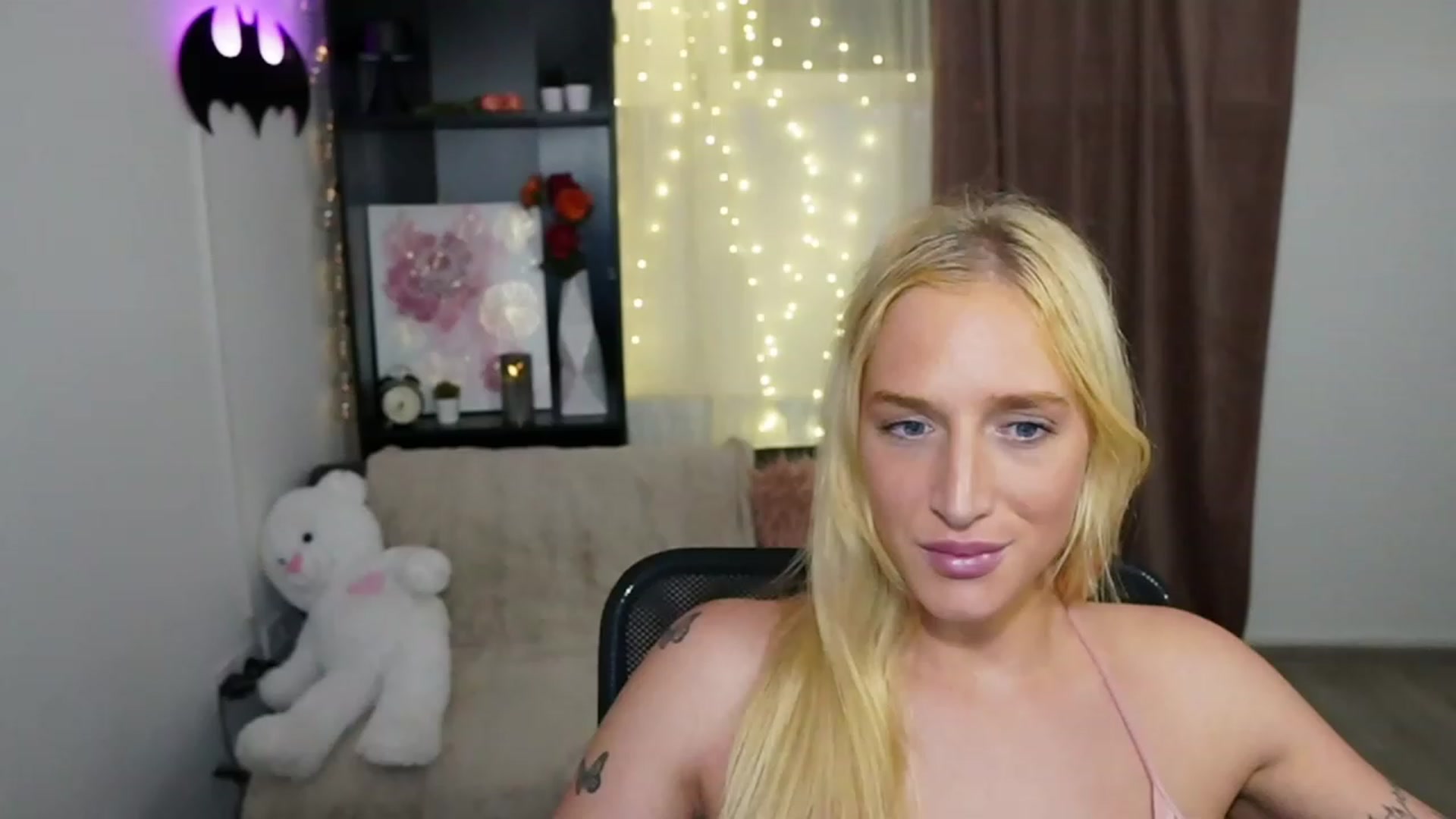 Gallery image thumbnail from NicoletteShea's myfreecams stream on, 11/07/2023, 21:29 image 15 of 20