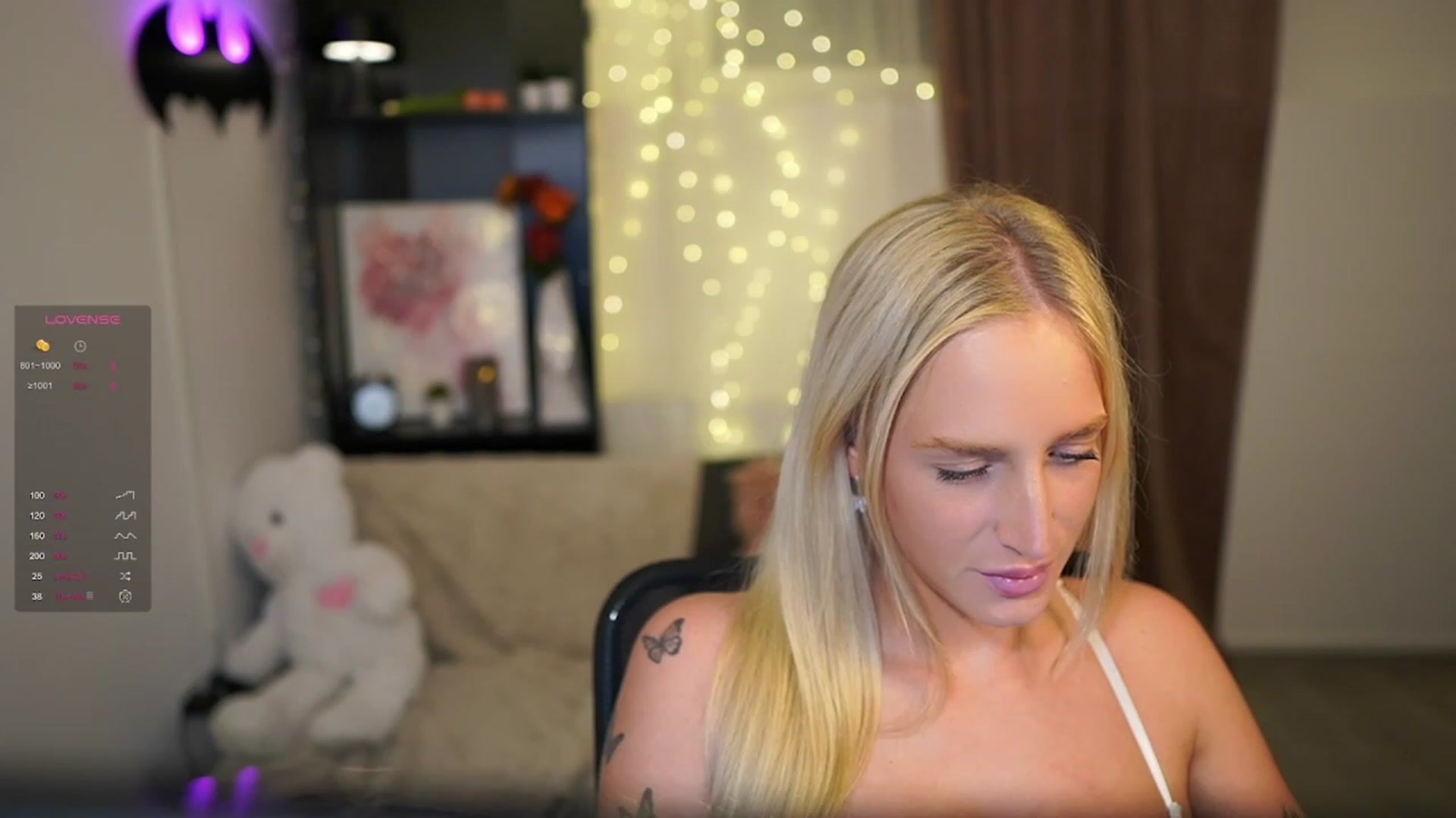 Gallery image thumbnail from NicoletteShea's myfreecams stream on, 11/19/2023, 20:35 image 17 of 20