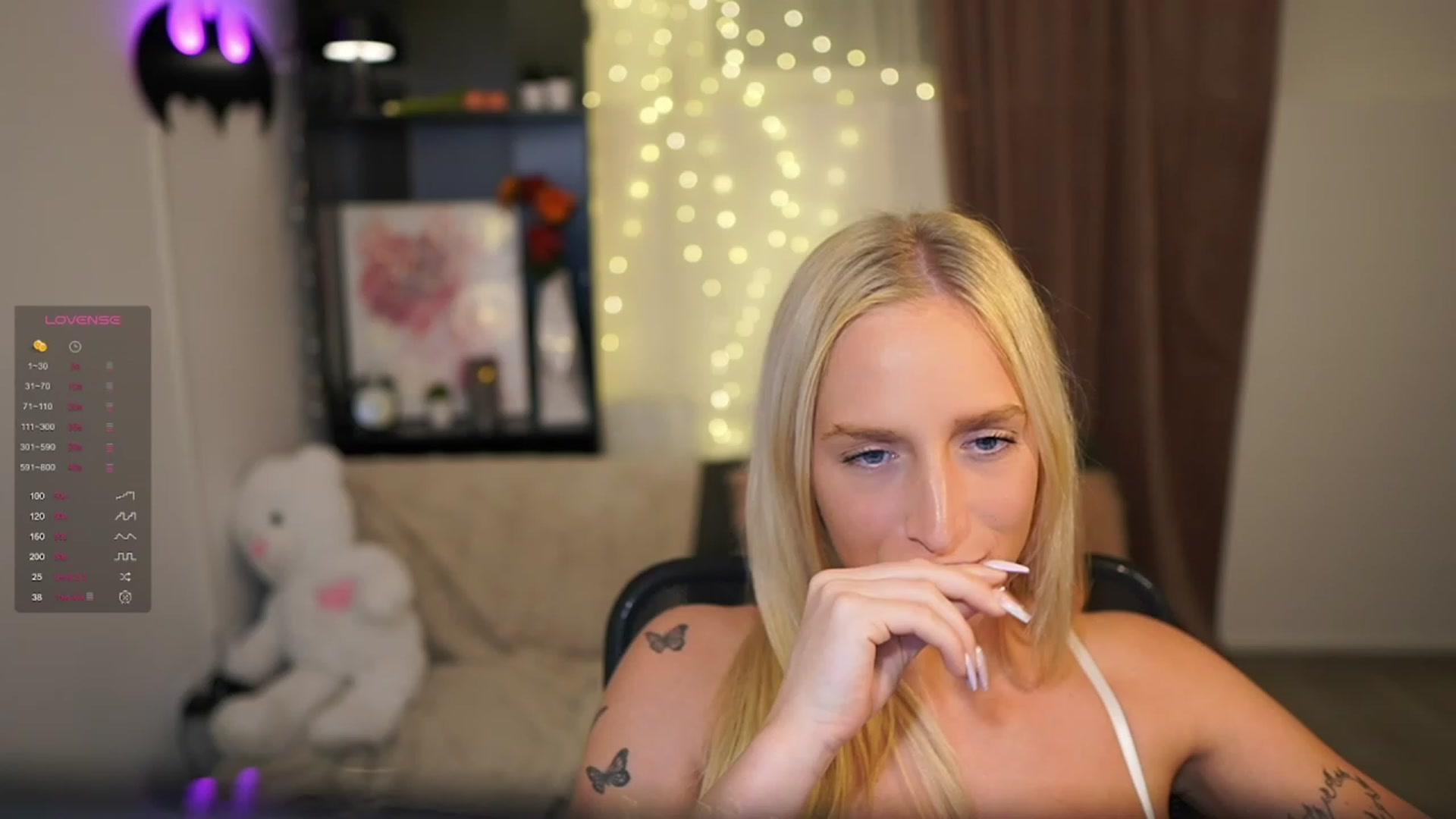 Gallery image thumbnail from NicoletteShea's myfreecams stream on, 11/19/2023, 20:35 image 19 of 20