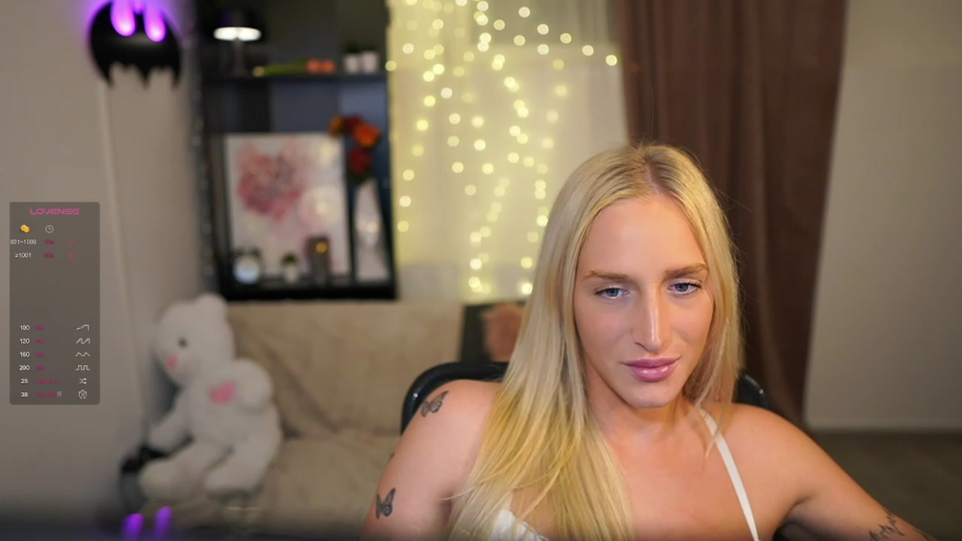 Gallery image thumbnail from NicoletteShea's myfreecams stream on, 11/19/2023, 20:35 image 18 of 20
