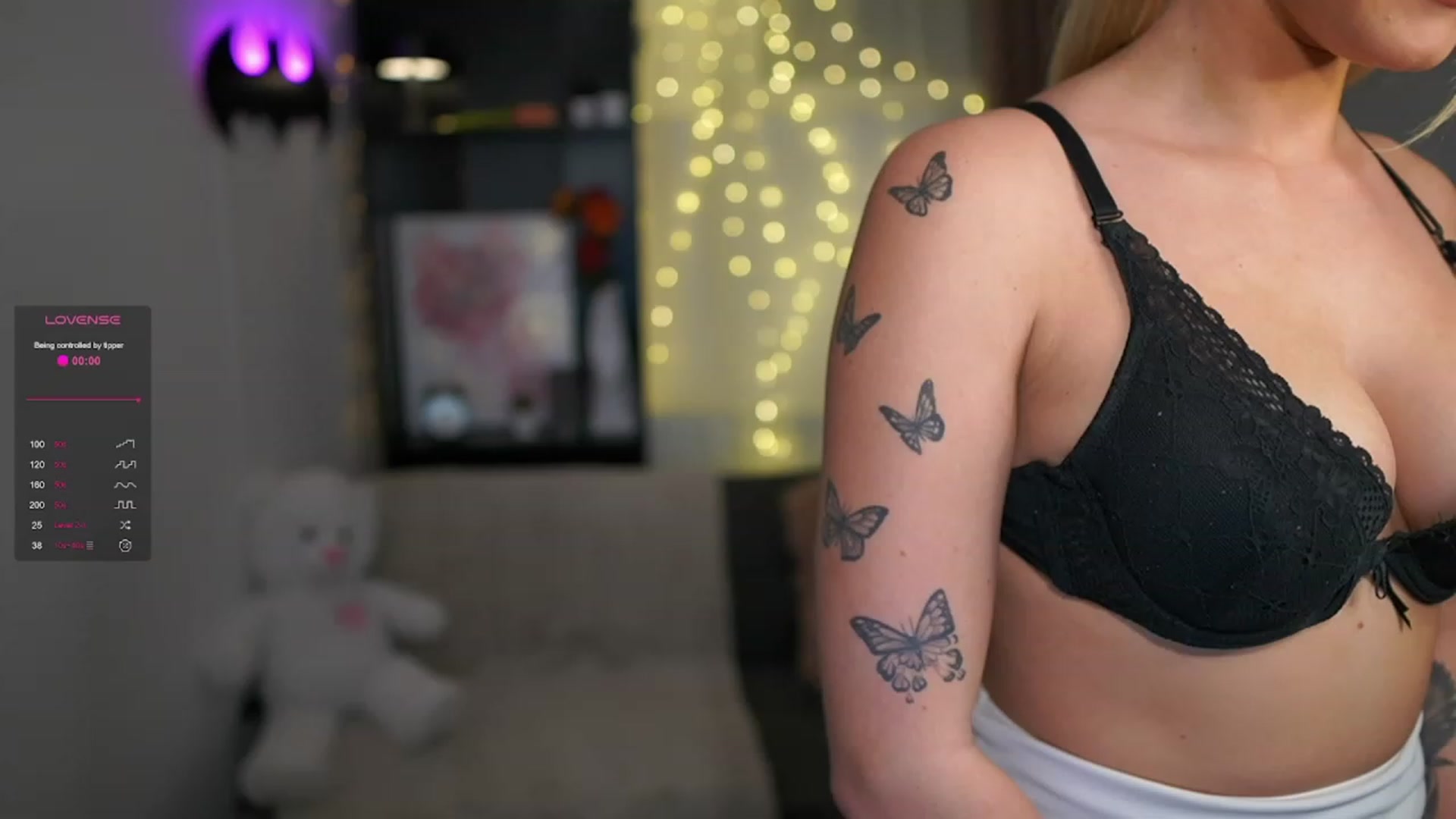Gallery image thumbnail from NicoletteShea's myfreecams stream on, 11/20/2023, 15:05 image 4 of 20