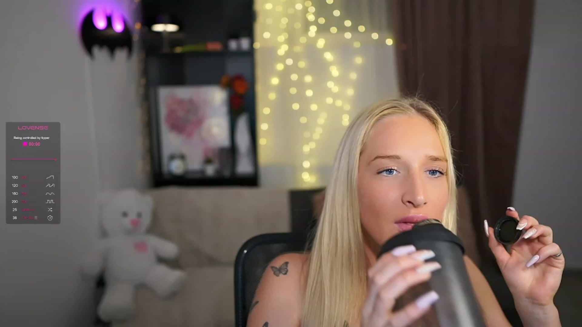 Gallery image thumbnail from NicoletteShea's myfreecams stream on, 11/20/2023, 15:05 image 16 of 20